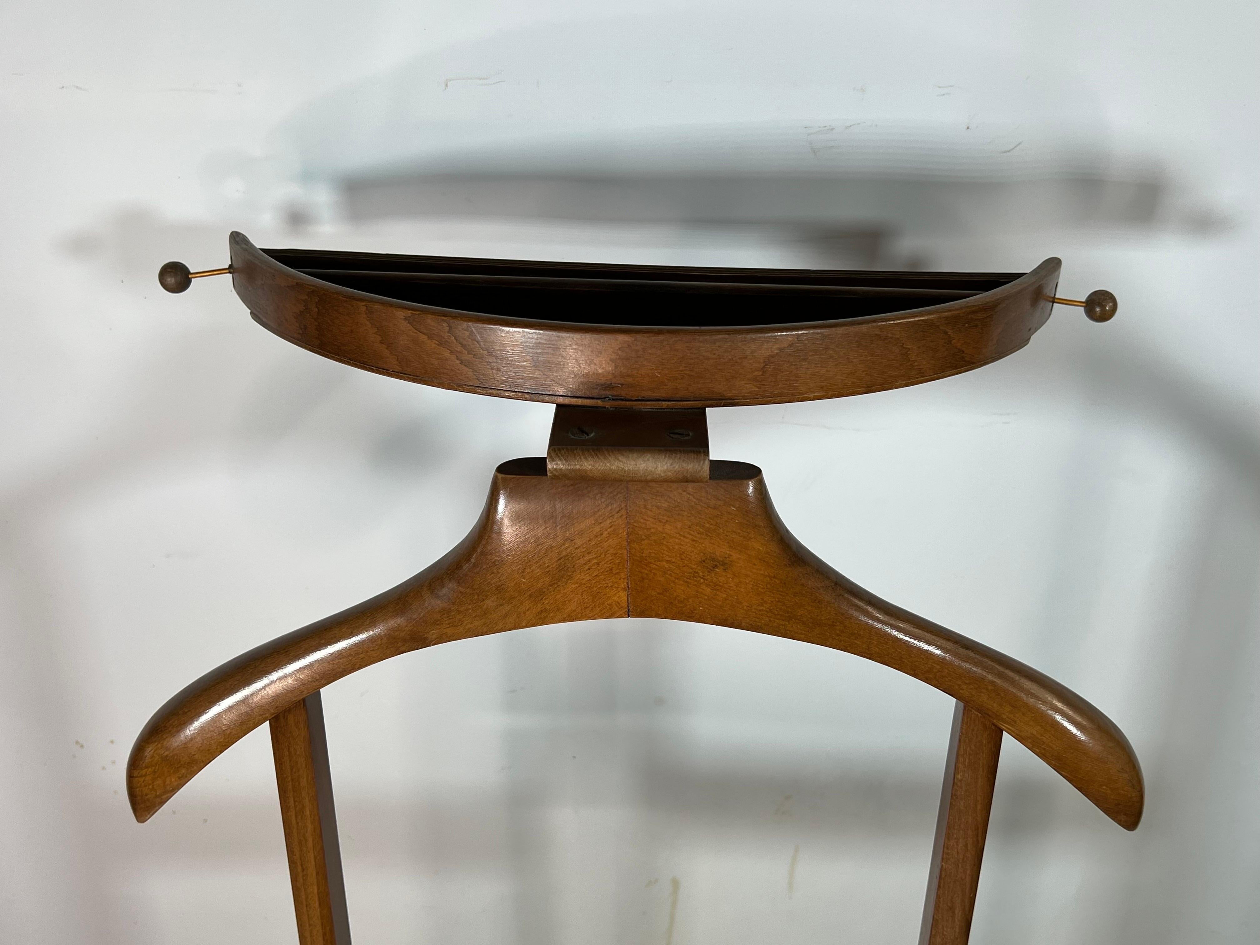 Inconnu Valet du milieu du siècle dans le style de Hans Wegner