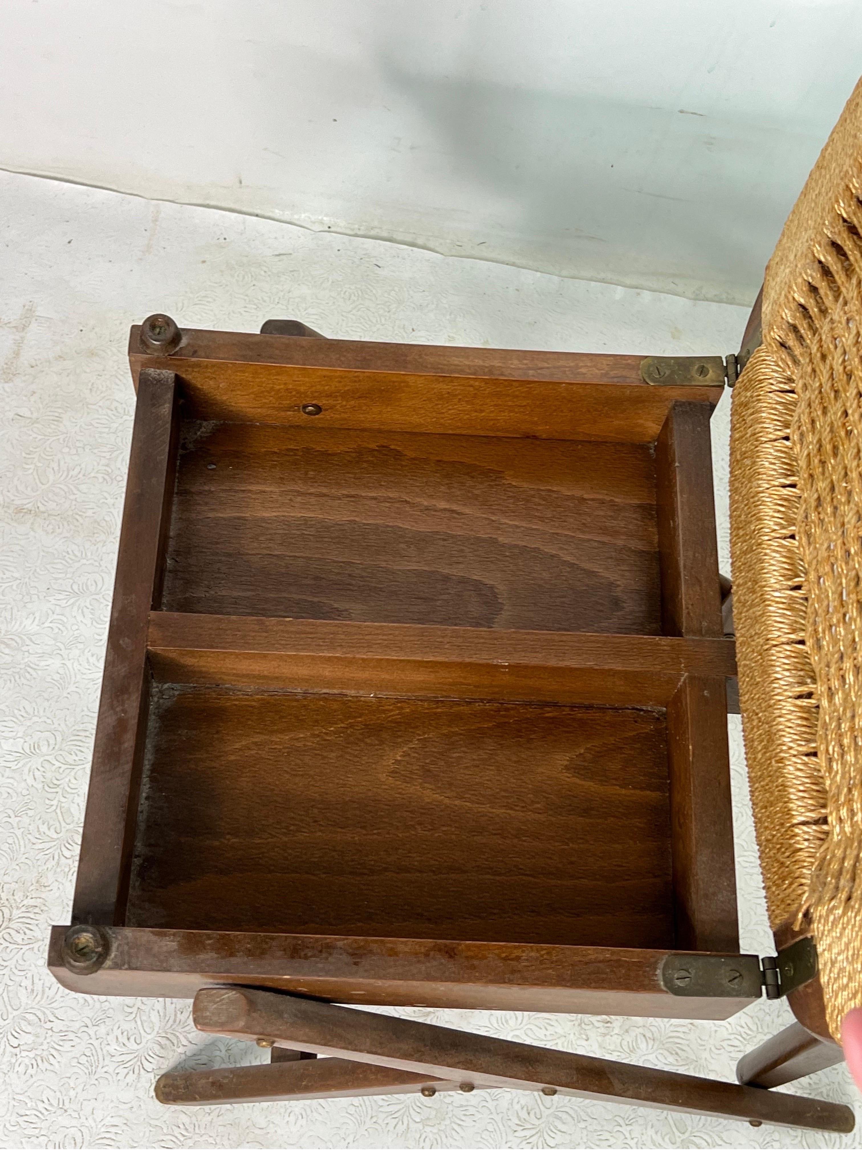 Valet du milieu du siècle dans le style de Hans Wegner Bon état à Esperance, NY