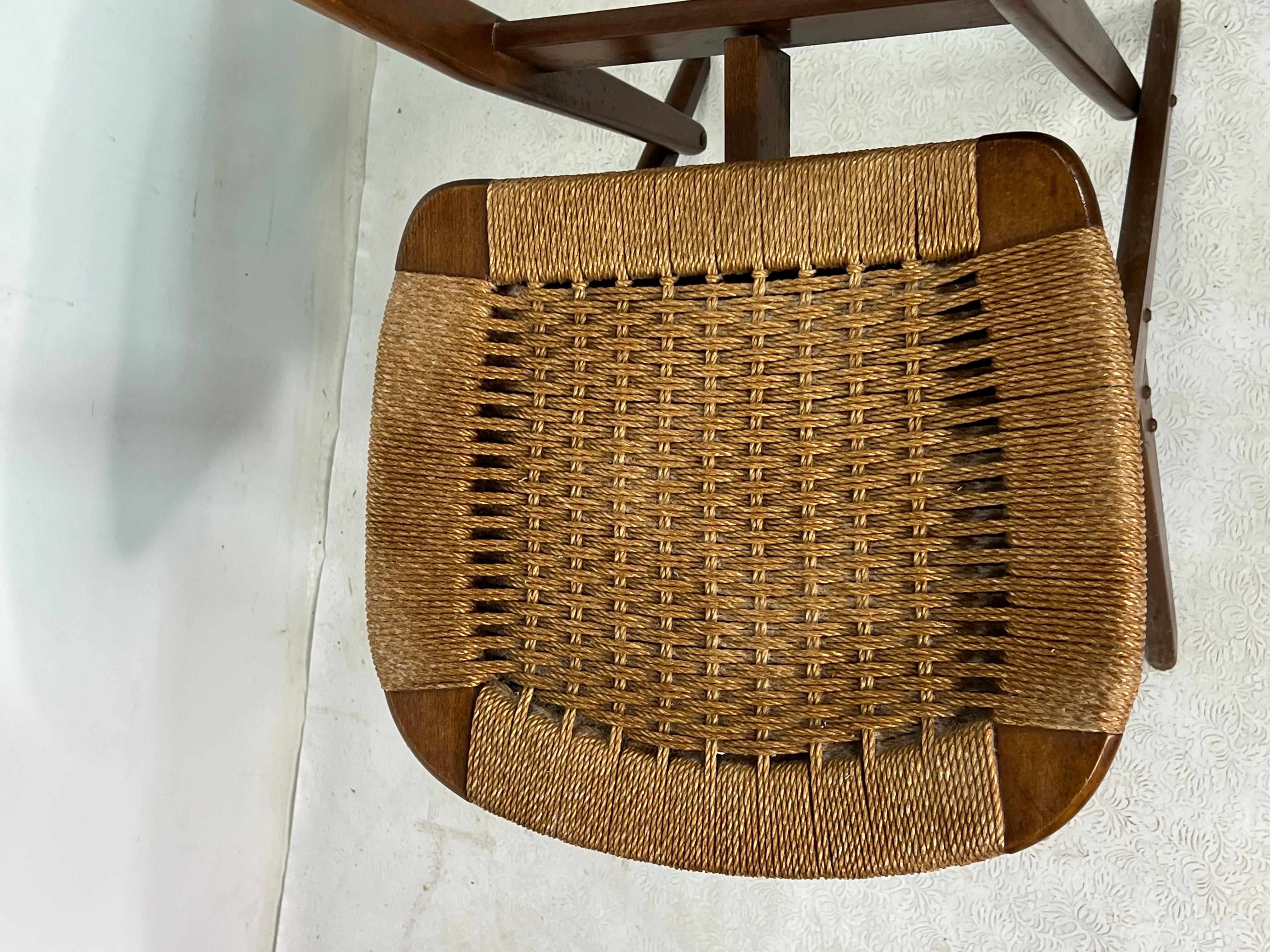 Valet du milieu du siècle dans le style de Hans Wegner 1