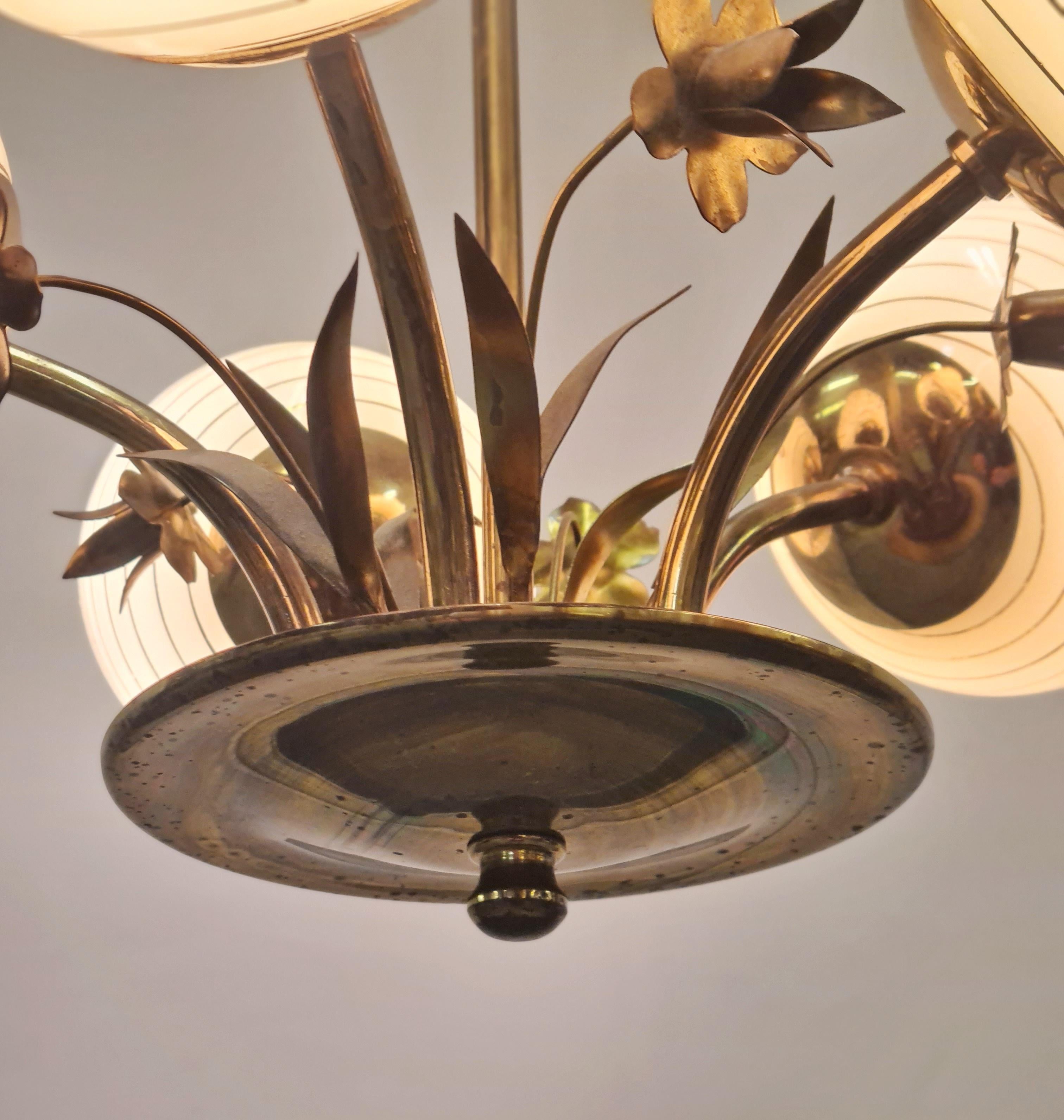 Mid-Century Valinte Ceiling Lamp Model 2530/5 in Brass and Glass, Finland 1950s For Sale 2