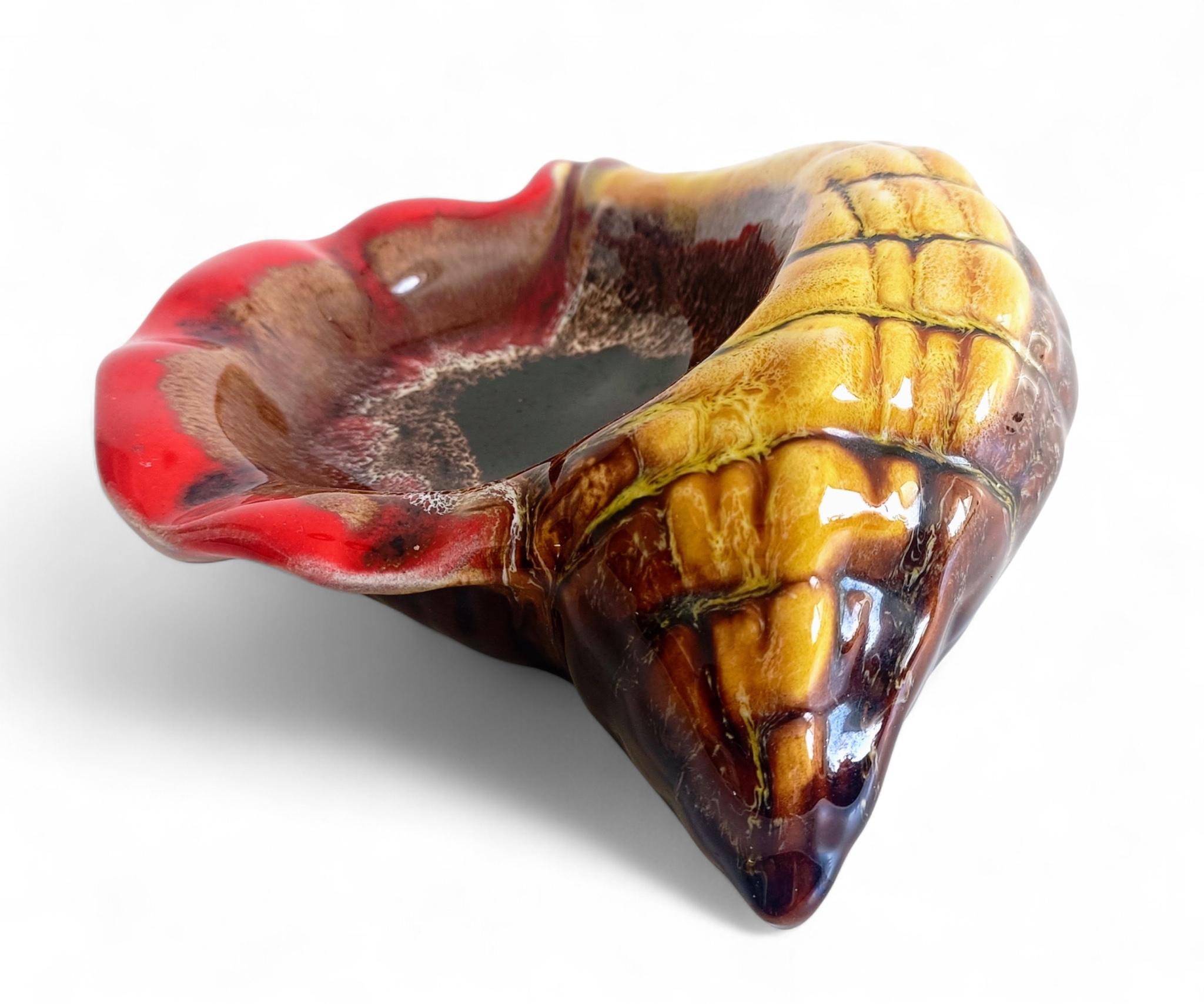 French Mid-Century Vallauris “Sea Shell” Vide-Poche / Catchall, France, 1950s For Sale