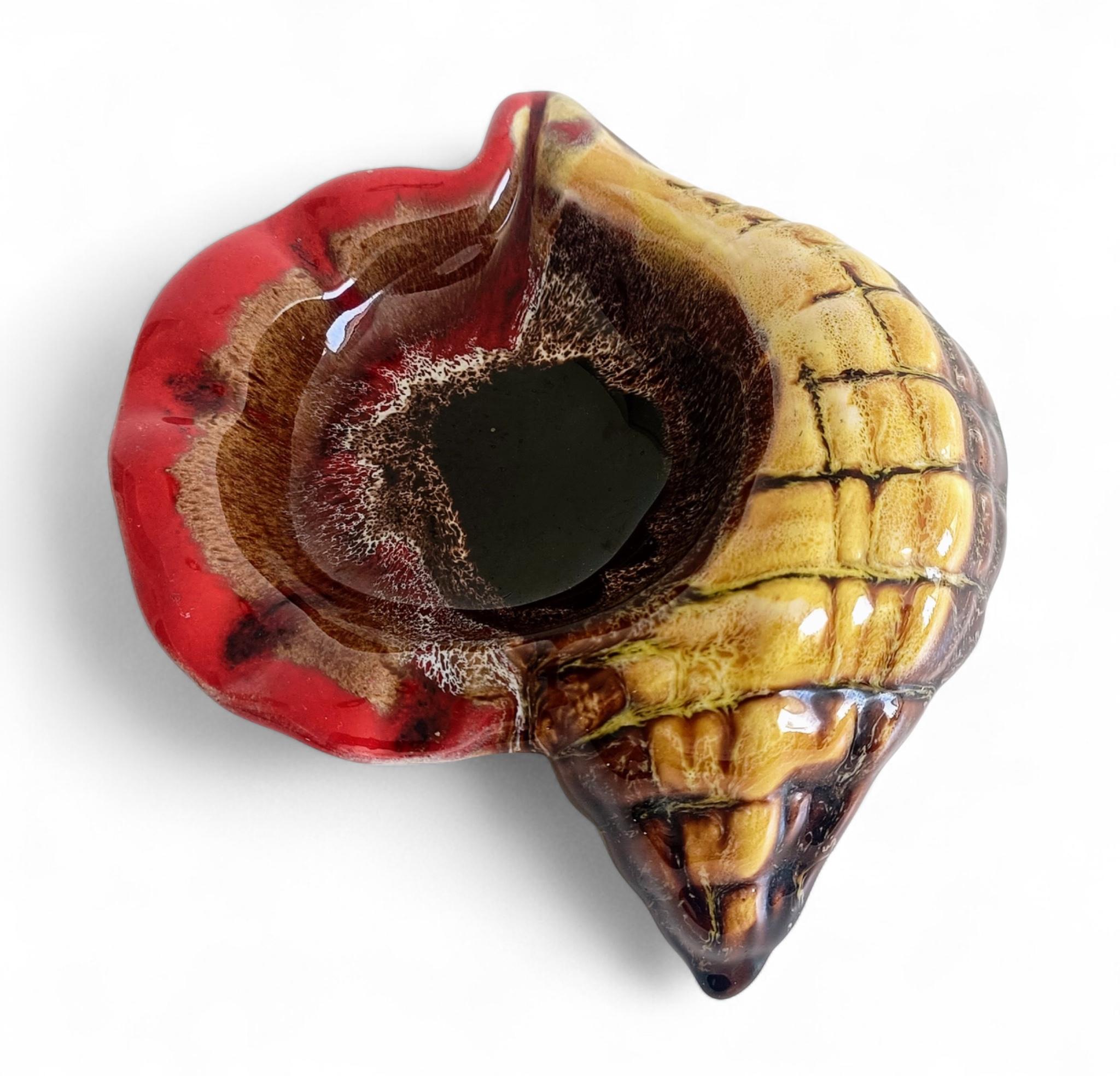 Glazed Mid-Century Vallauris “Sea Shell” Vide-Poche / Catchall, France, 1950s For Sale