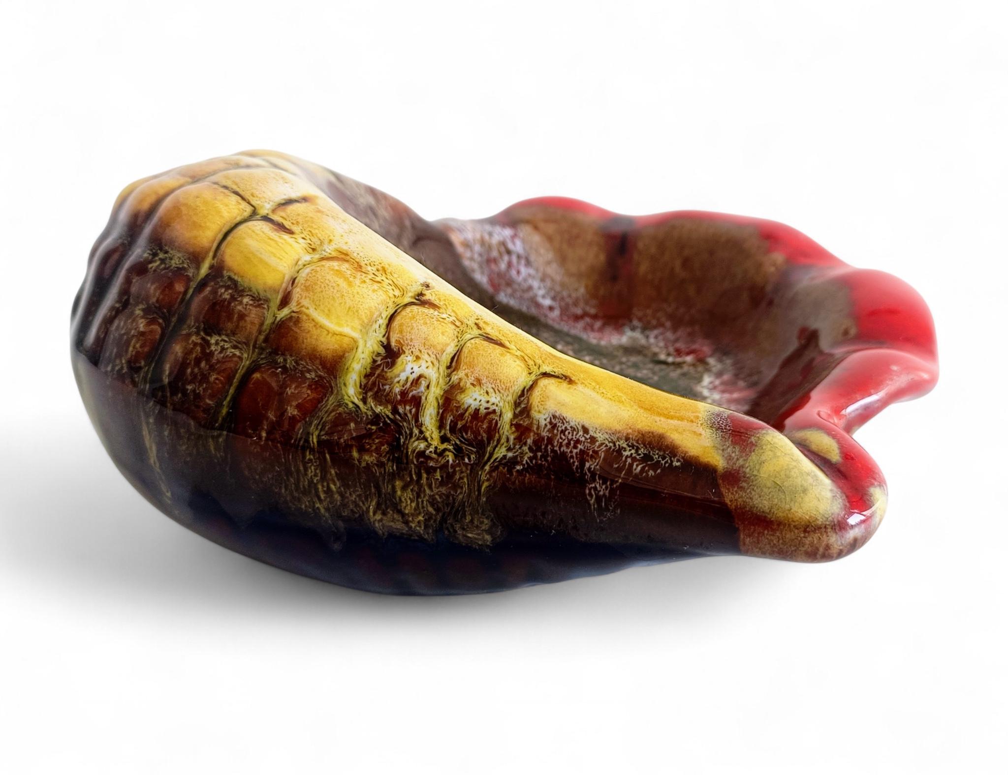 20th Century Mid-Century Vallauris “Sea Shell” Vide-Poche / Catchall, France, 1950s For Sale