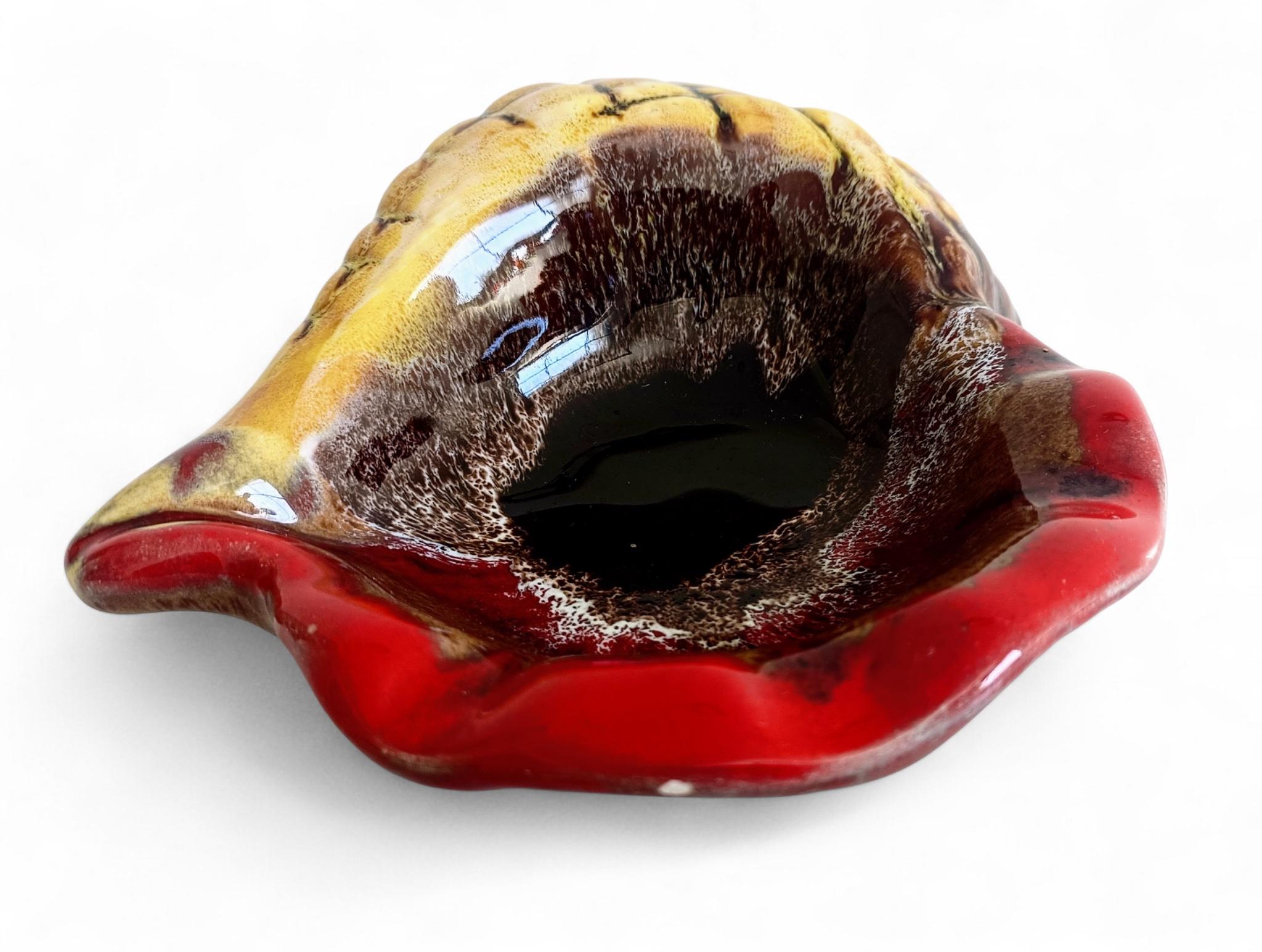 Ceramic Mid-Century Vallauris “Sea Shell” Vide-Poche / Catchall, France, 1950s For Sale