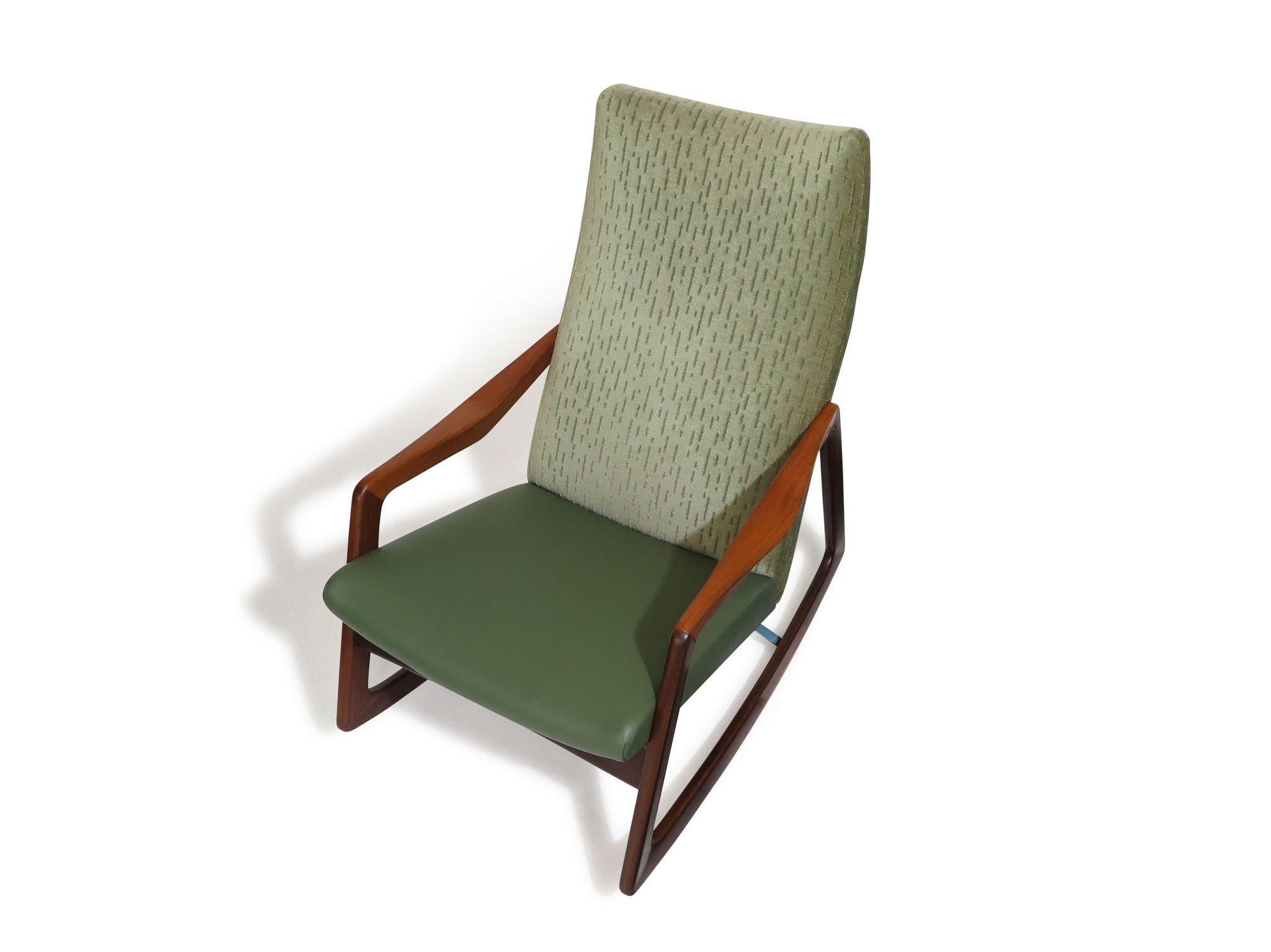 Mid-century Vamo Sonderborg Danish Teak Rocking Chair For Sale 3