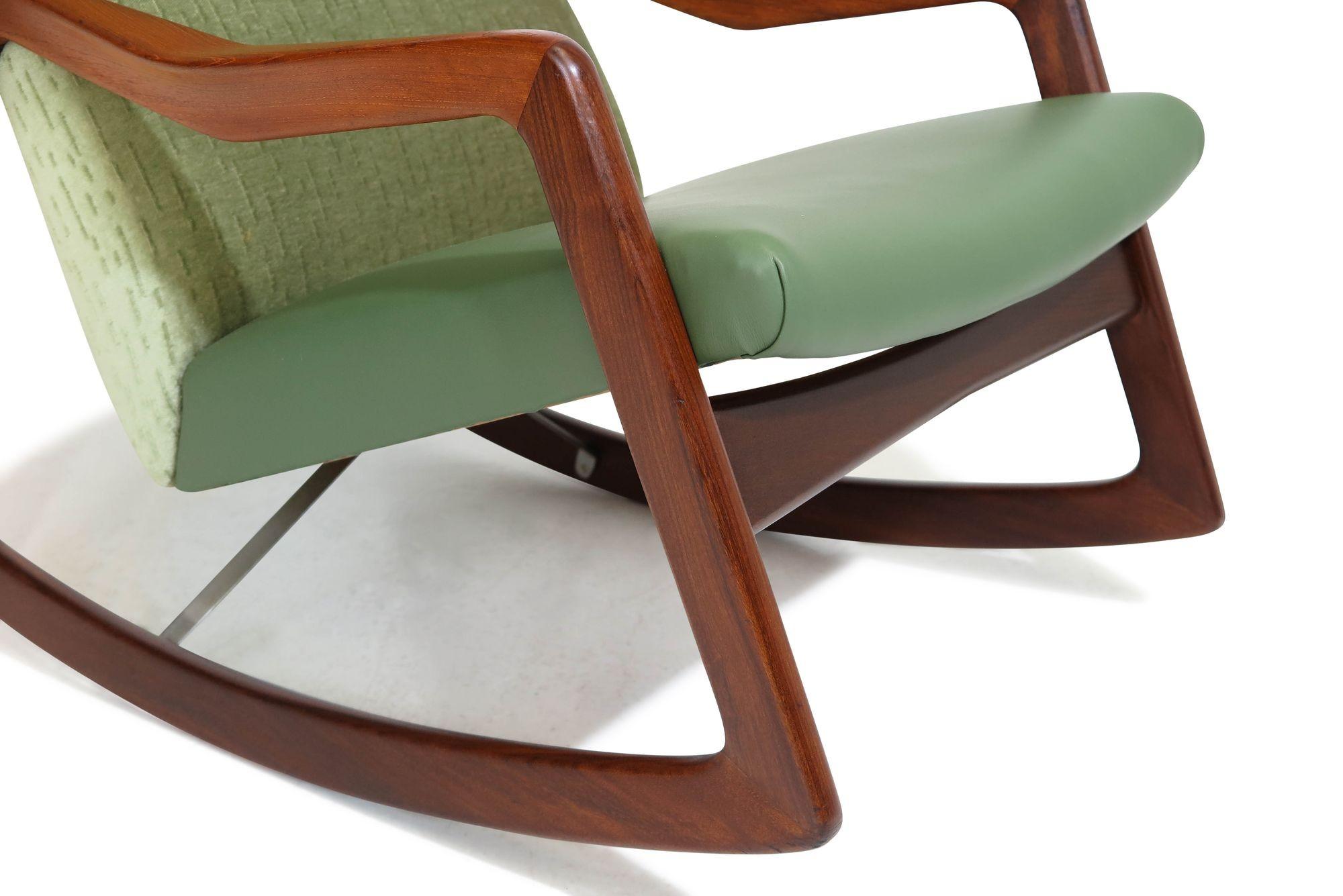 Scandinavian Modern Mid-century Vamo Sonderborg Danish Teak Rocking Chair For Sale