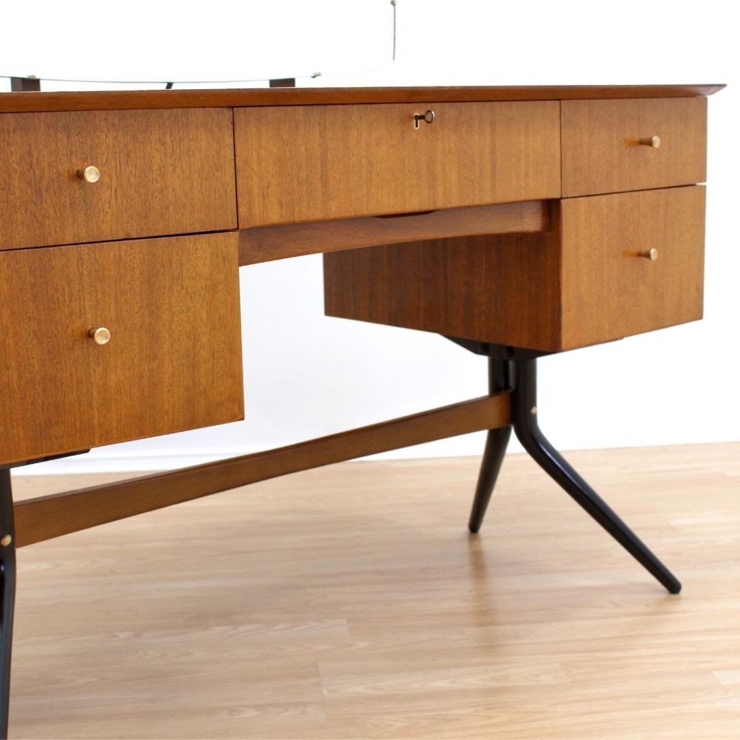 Mid-Century moderno Vanity Mid Century di Wrighton Furniture in vendita