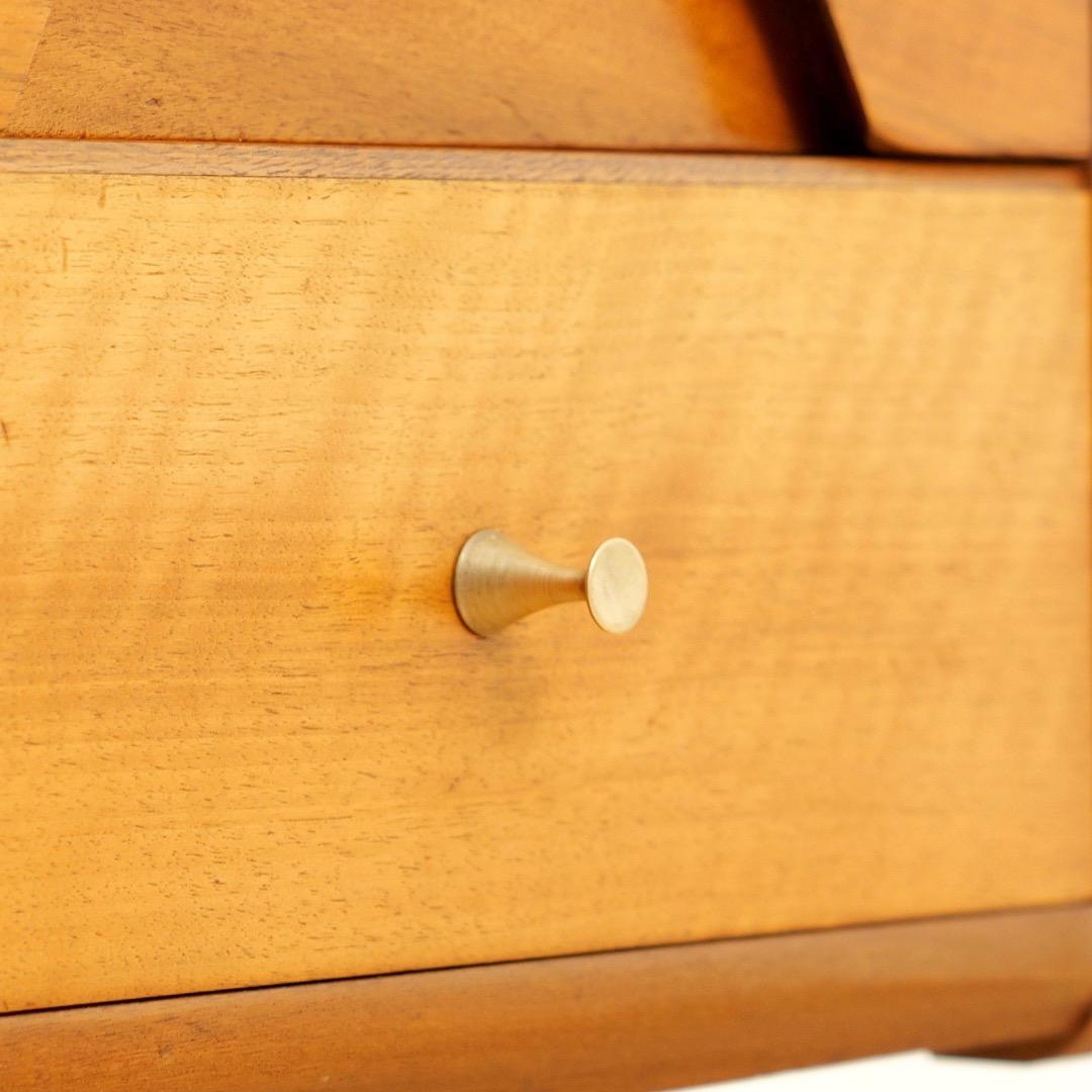 Meuble-lavabo du milieu du siècle par A. Younger Ltd. en vente 1