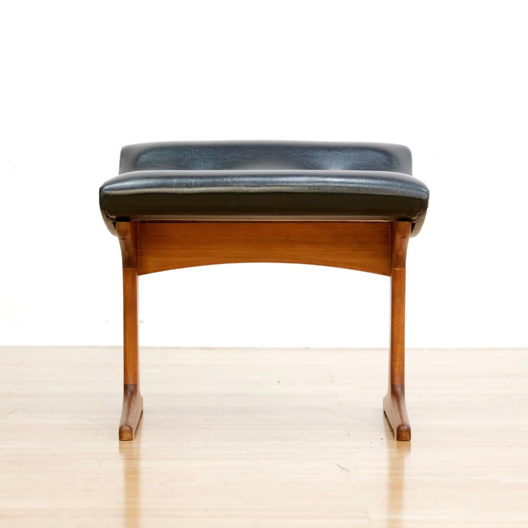 Mid-Century Modern Tabouret de vanité du milieu du siècle par Austinsuite en vente