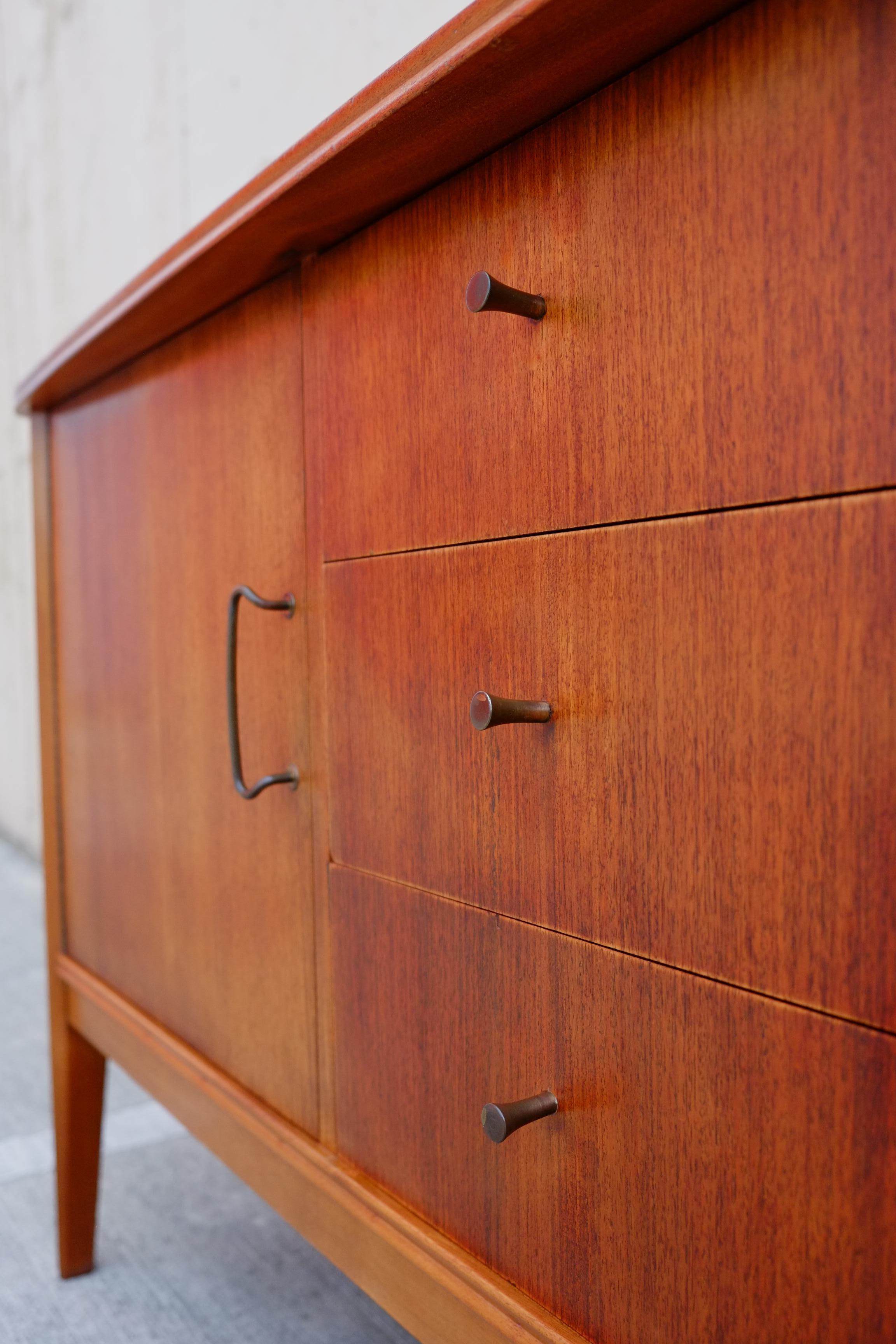 MId Century Vanson Sideboard Credenza England c1960 In Good Condition For Sale In Leicester, GB
