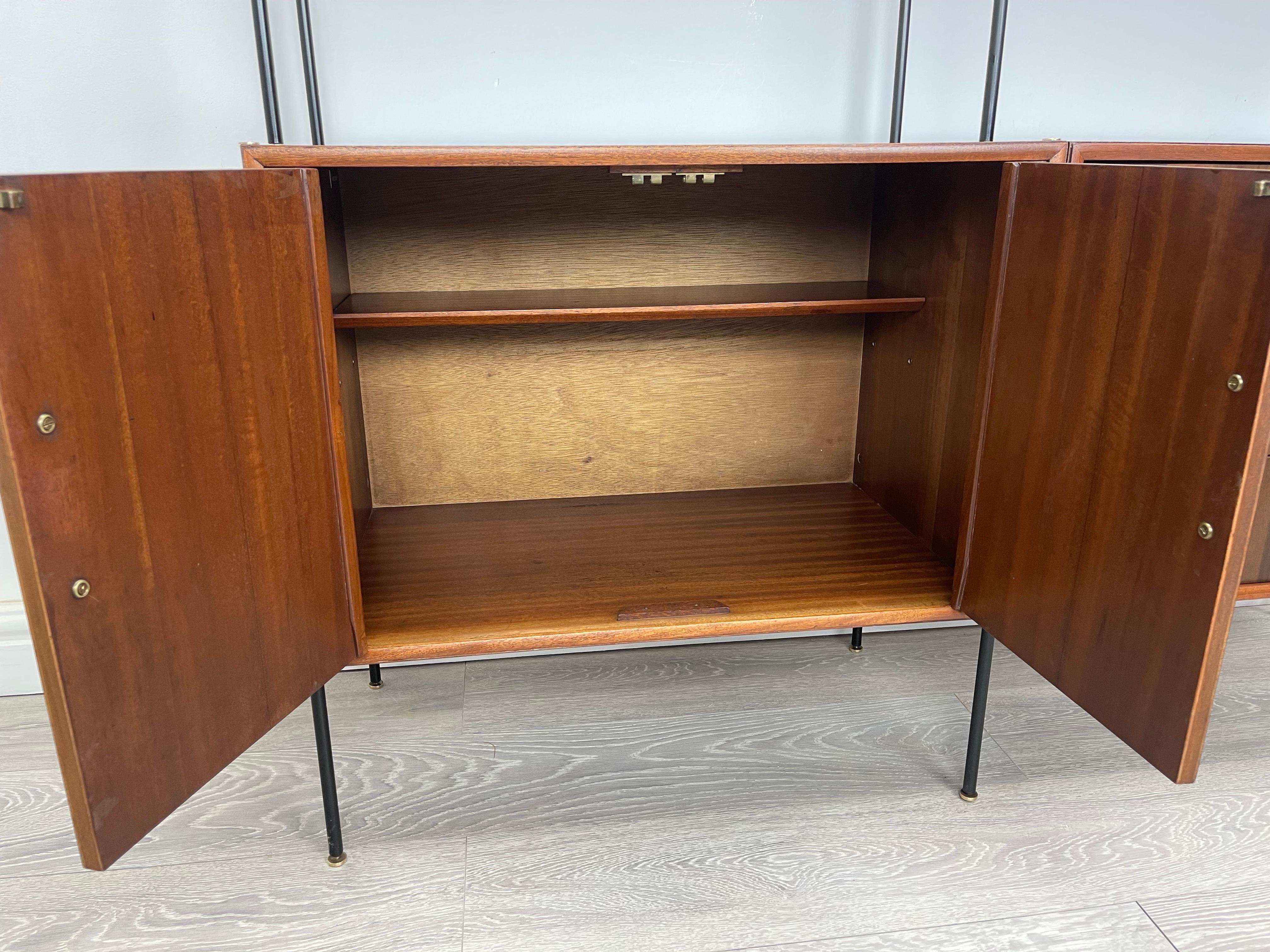 Mid-Century Vanson Walnut Shelving Unit In Good Condition For Sale In Hull, GB