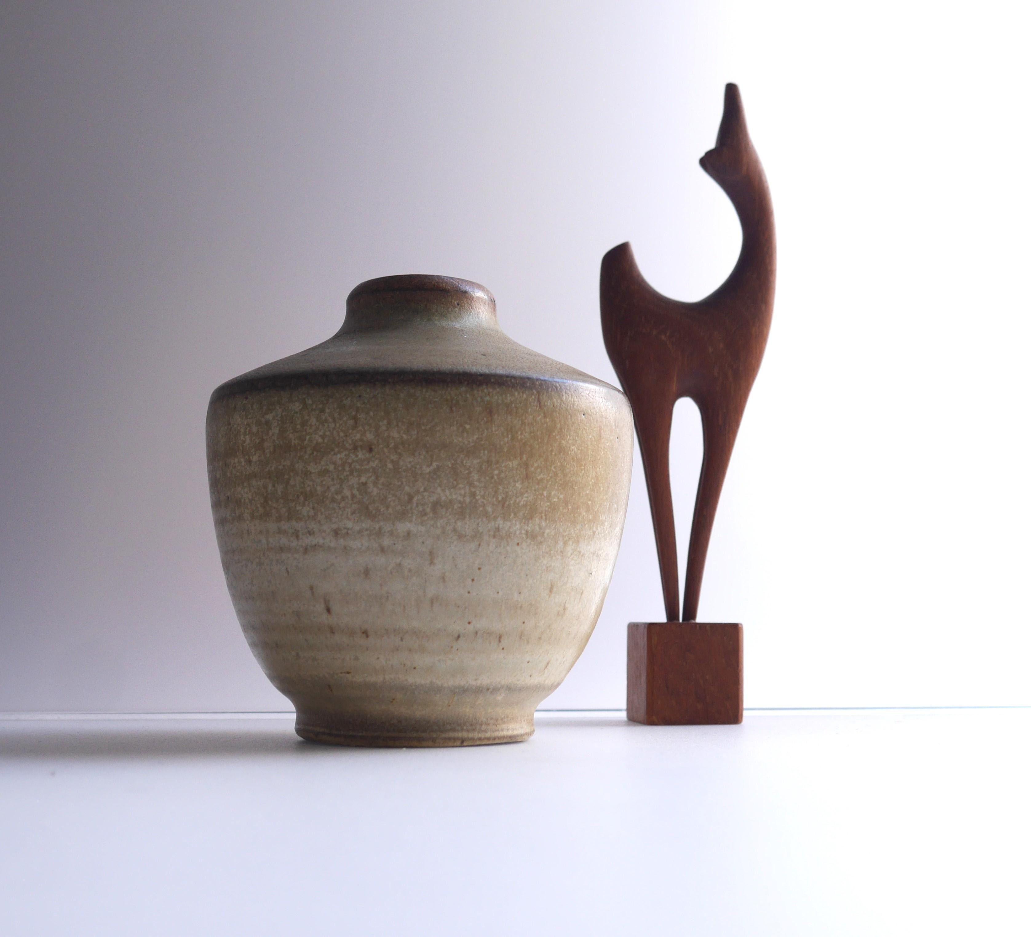 Céramique Vase du milieu du siècle par Arthur Andersson pour Wallåkra, Suède. en vente