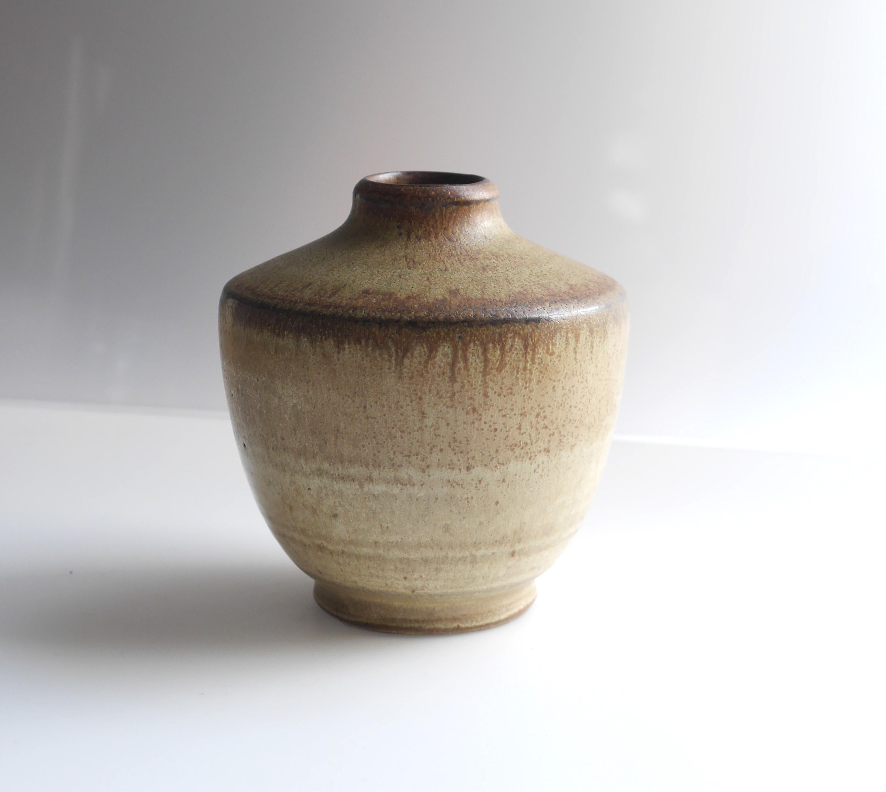 Mid-20th Century Mid-century vase by Arthur Andersson for Wallåkra, Sweden. For Sale