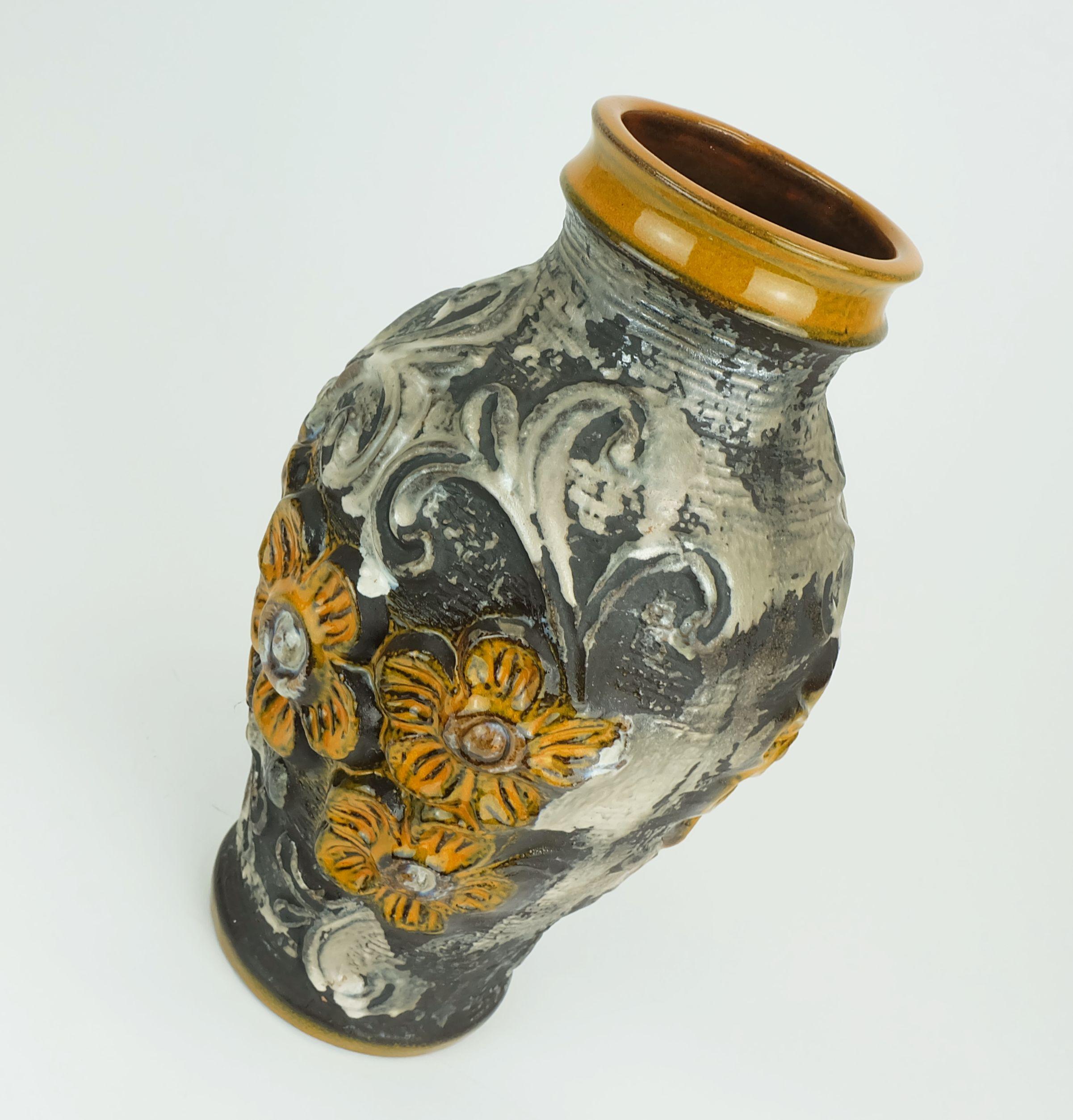 Vaso della metà del secolo carstens modello 7161-30 fiore a rilievo in vendita 2