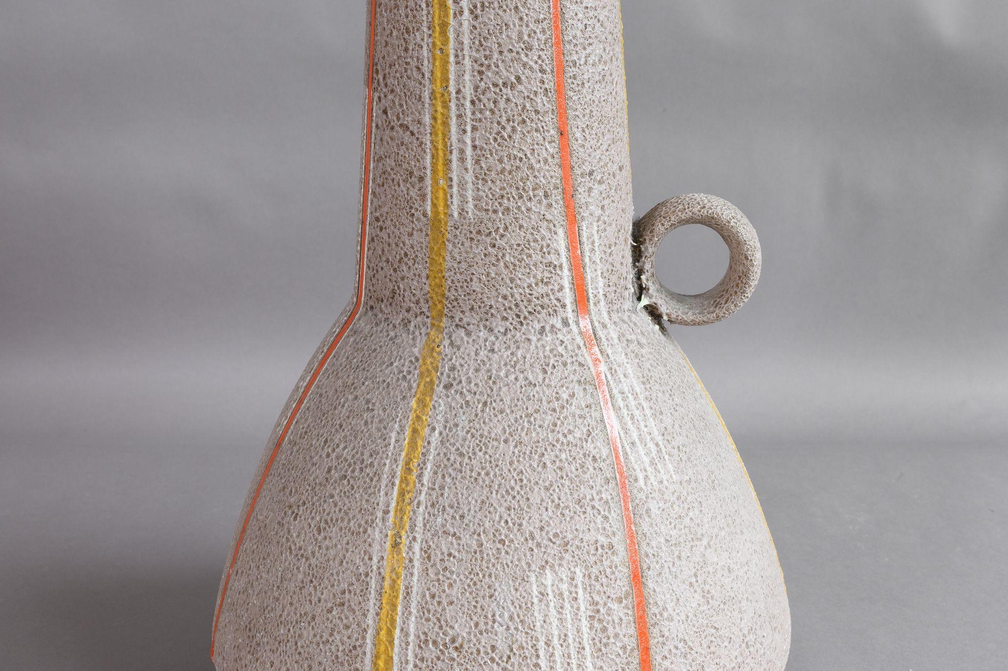 Vase aus der Jahrhundertmitte im Zustand „Gut“ im Angebot in London, England