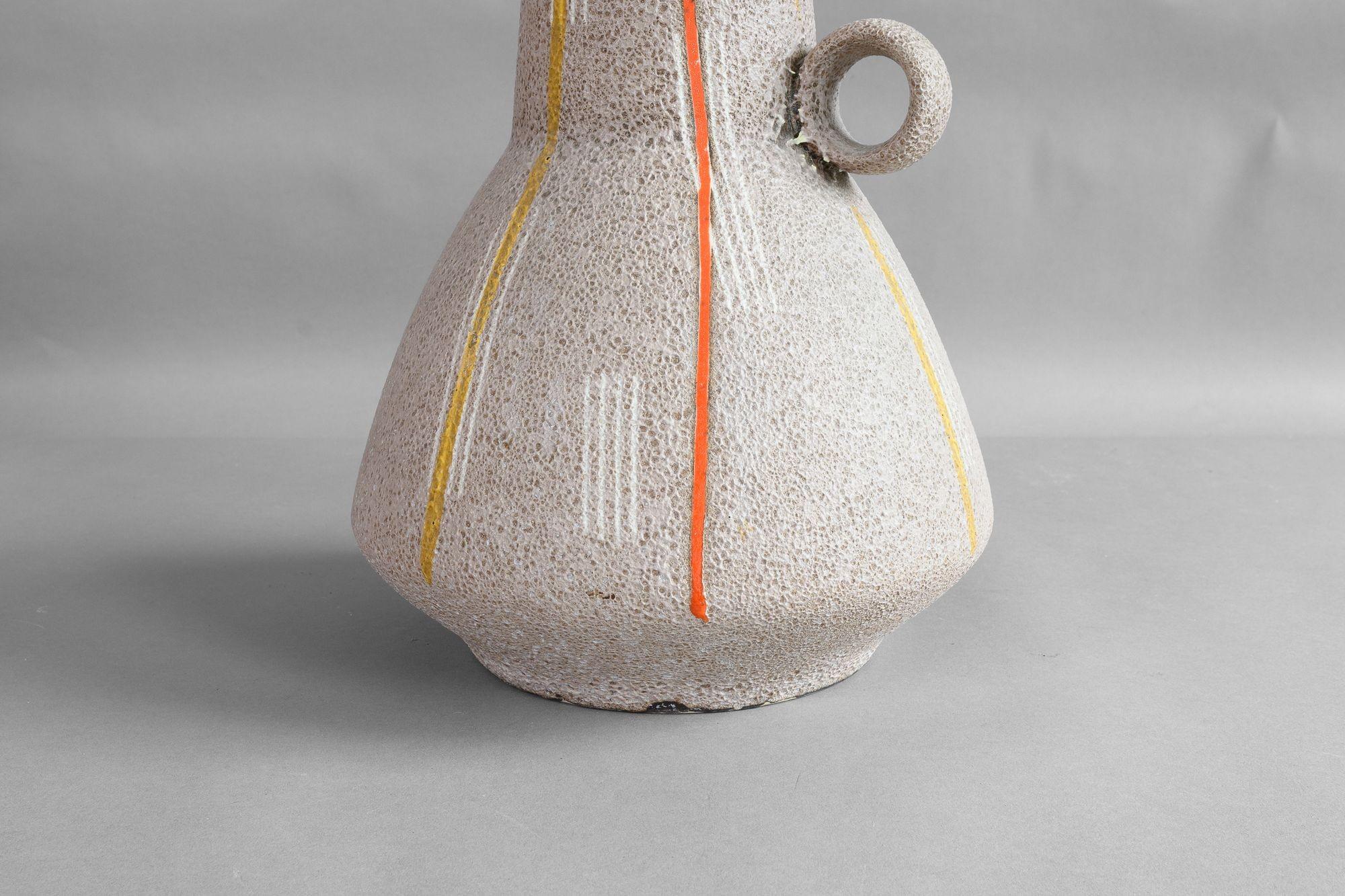 Vase aus der Jahrhundertmitte (Steingut) im Angebot