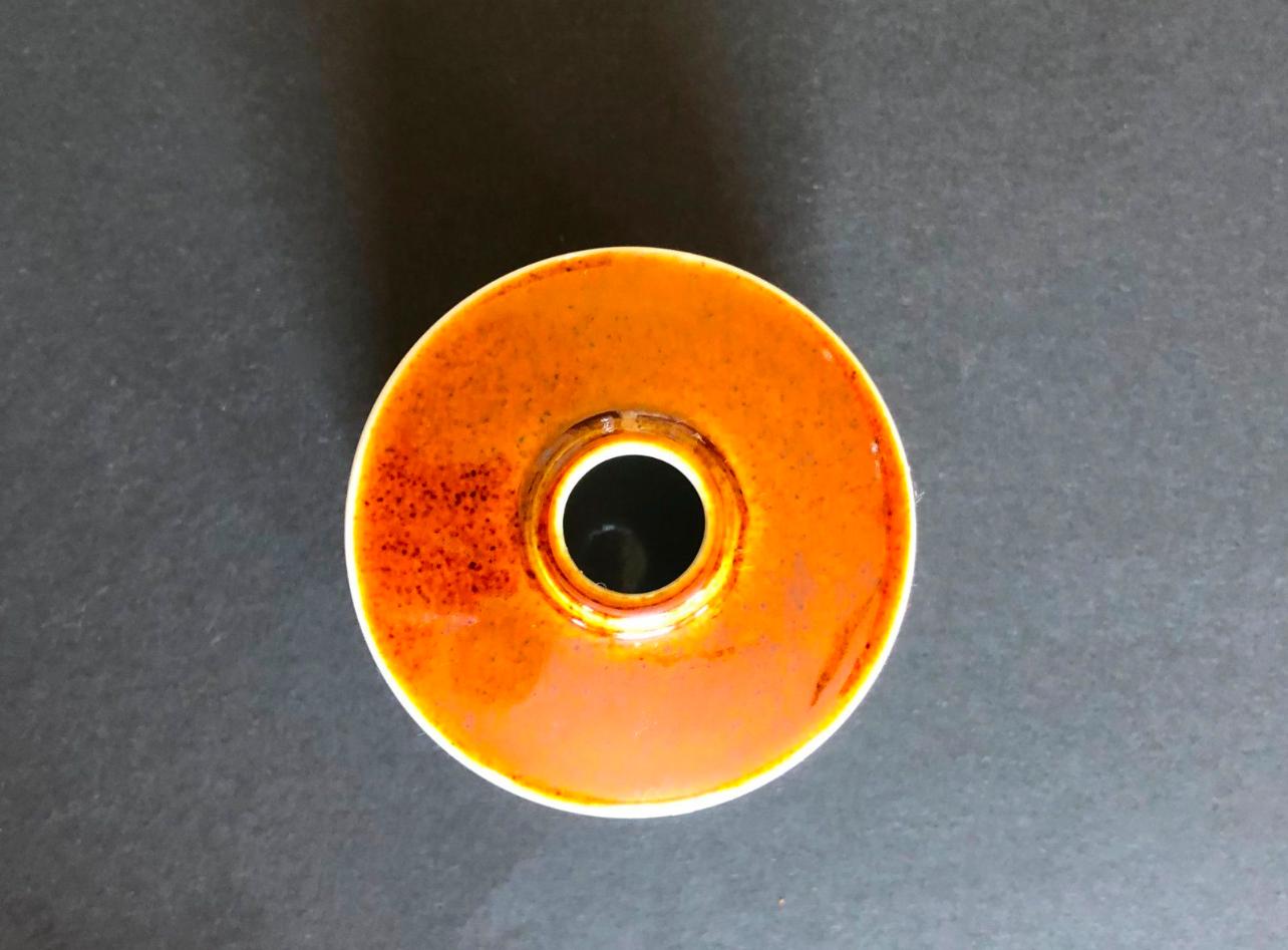 Vase oder Tintentopf aus der Mitte des Jahrhunderts in Ocker von Ellen Malmer, Dänische Fayence im Zustand „Gut“ im Angebot in Andernach, DE