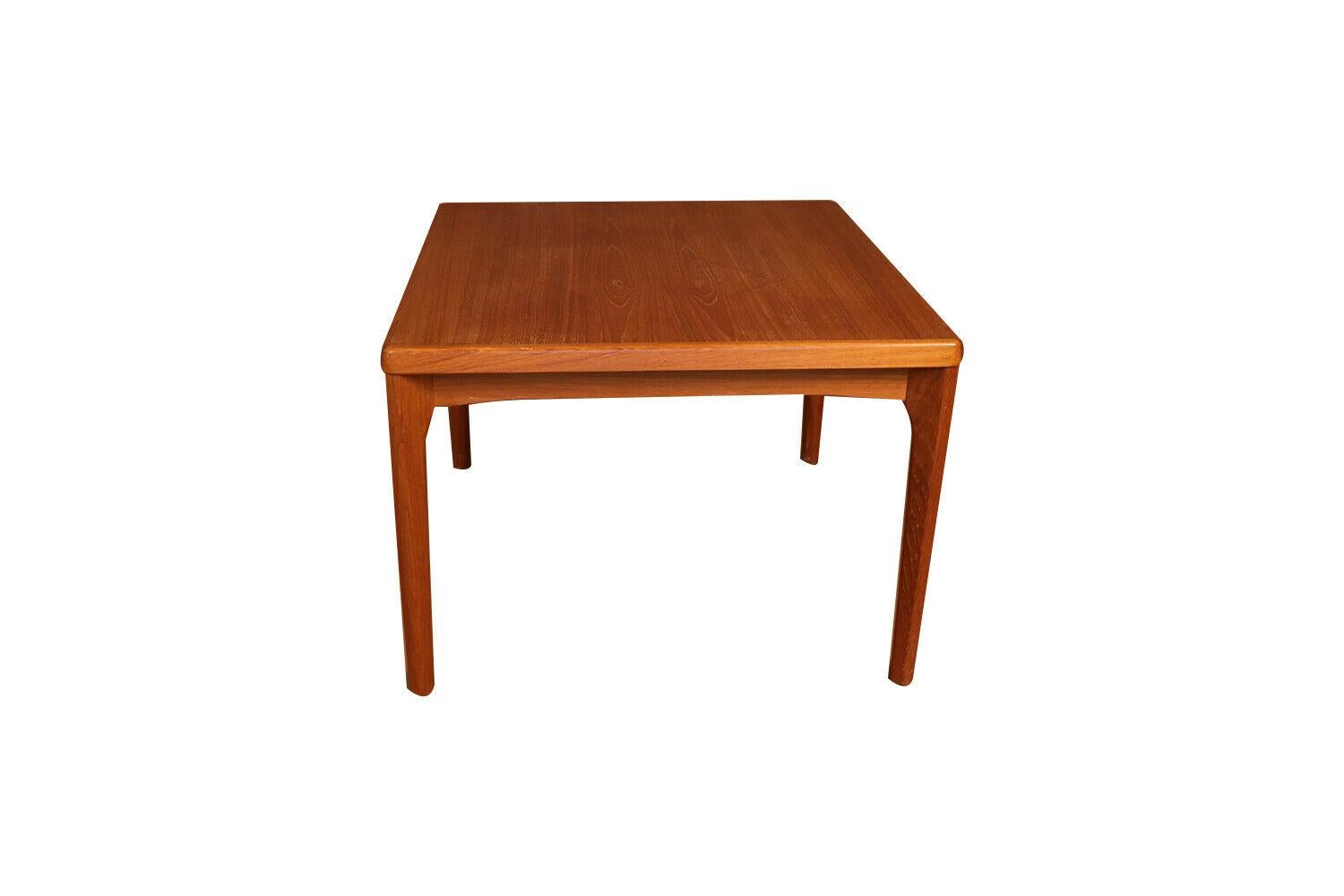 Mid-Century Vejle Stole Mobelfabrik Danish Side Table In Good Condition For Sale In Baltimore, MD
