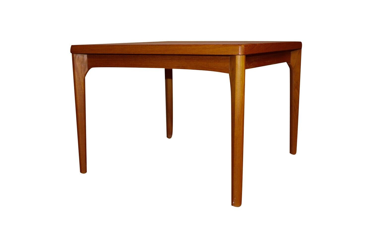 Mid-Century Vejle Stole Mobelfabrik Danish Side Table For Sale 2