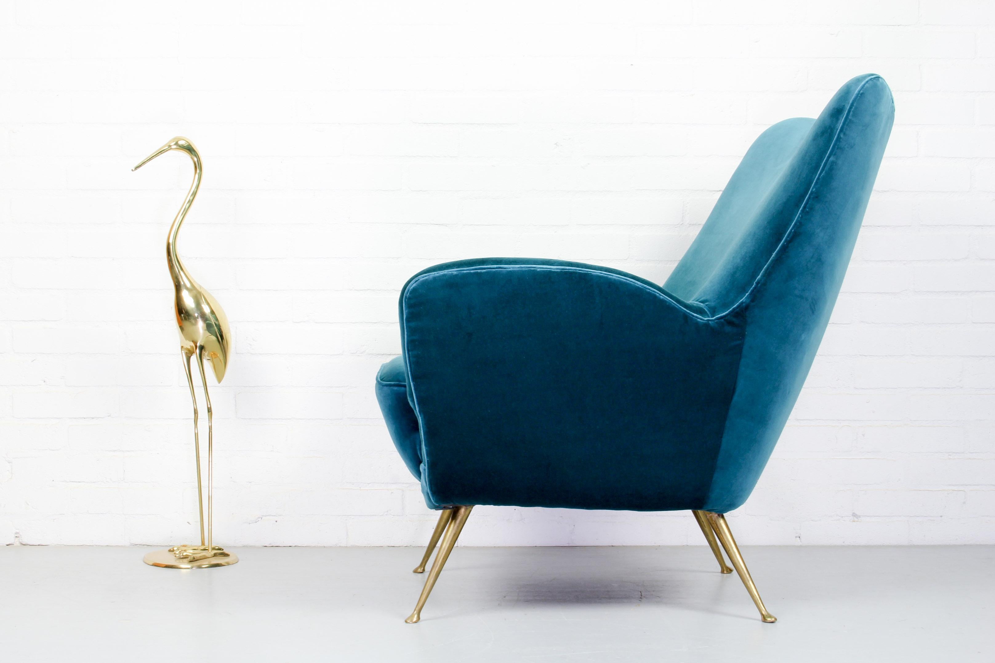 Design period: 1960-1969. Country of production: Italy. Style: Vintage midcentury, Modern Italian. Condition very good: this vintage article has no flaws, but may have minor signs of wear. Materials: Brass, velvet. Color: Gold, blue/green.
  