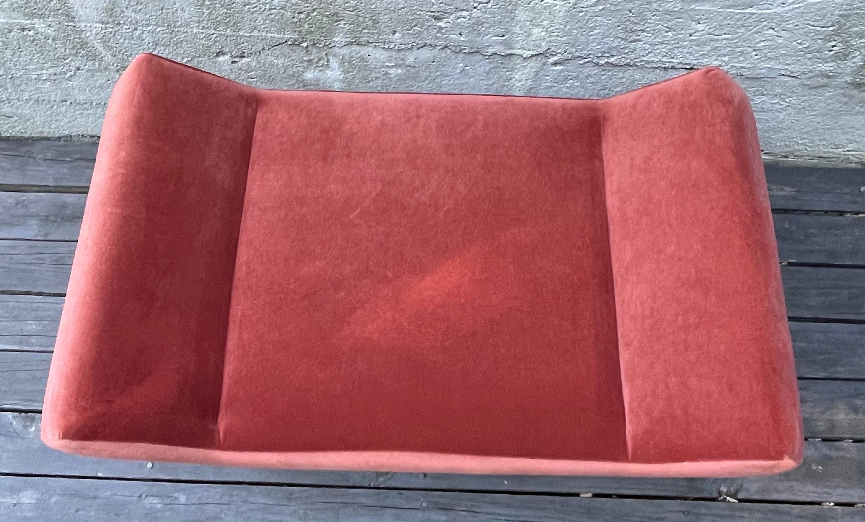 Mid Century Velvet Upholstered Bench/Ottoman with Chrome Base, Salmon Velvet In Good Condition For Sale In Bedford Hills, NY