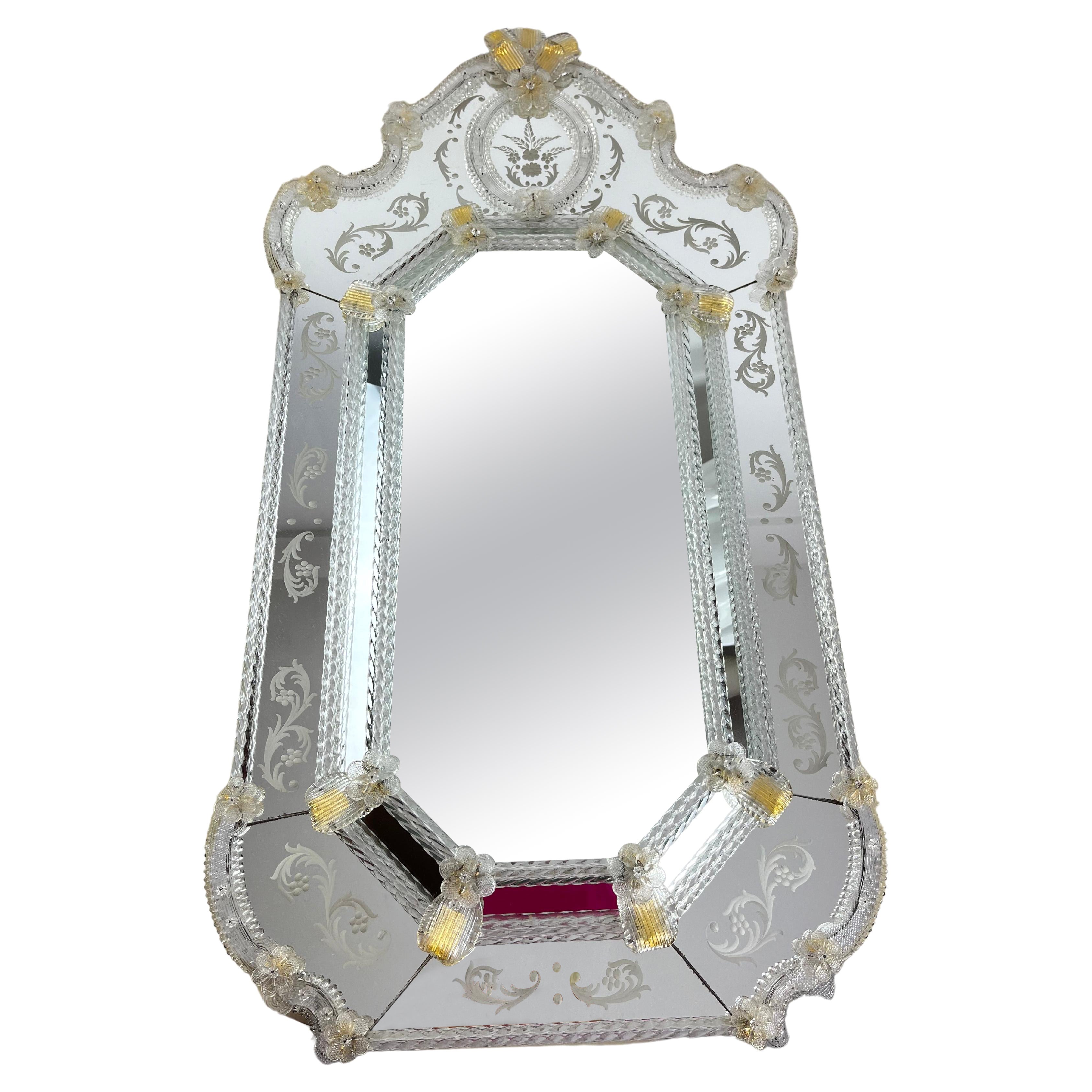 Specchio in vetro di Murano della metà del secolo attribuito a Ercole Barovier 1960