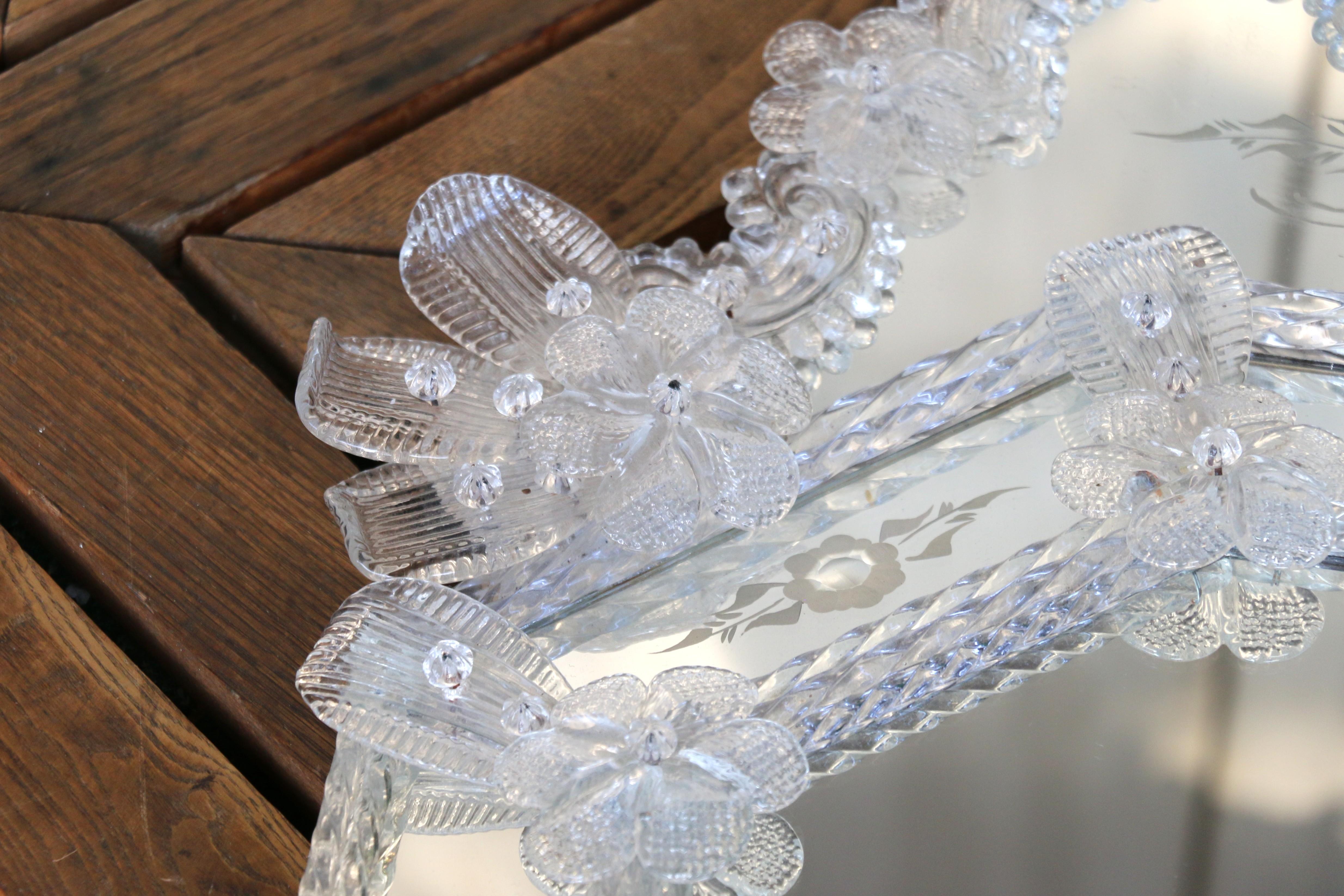 Venezianischer Murano-Glasspiegel aus der Jahrhundertmitte mit geätzten Blumendetails, Italien, 1980 im Angebot 5