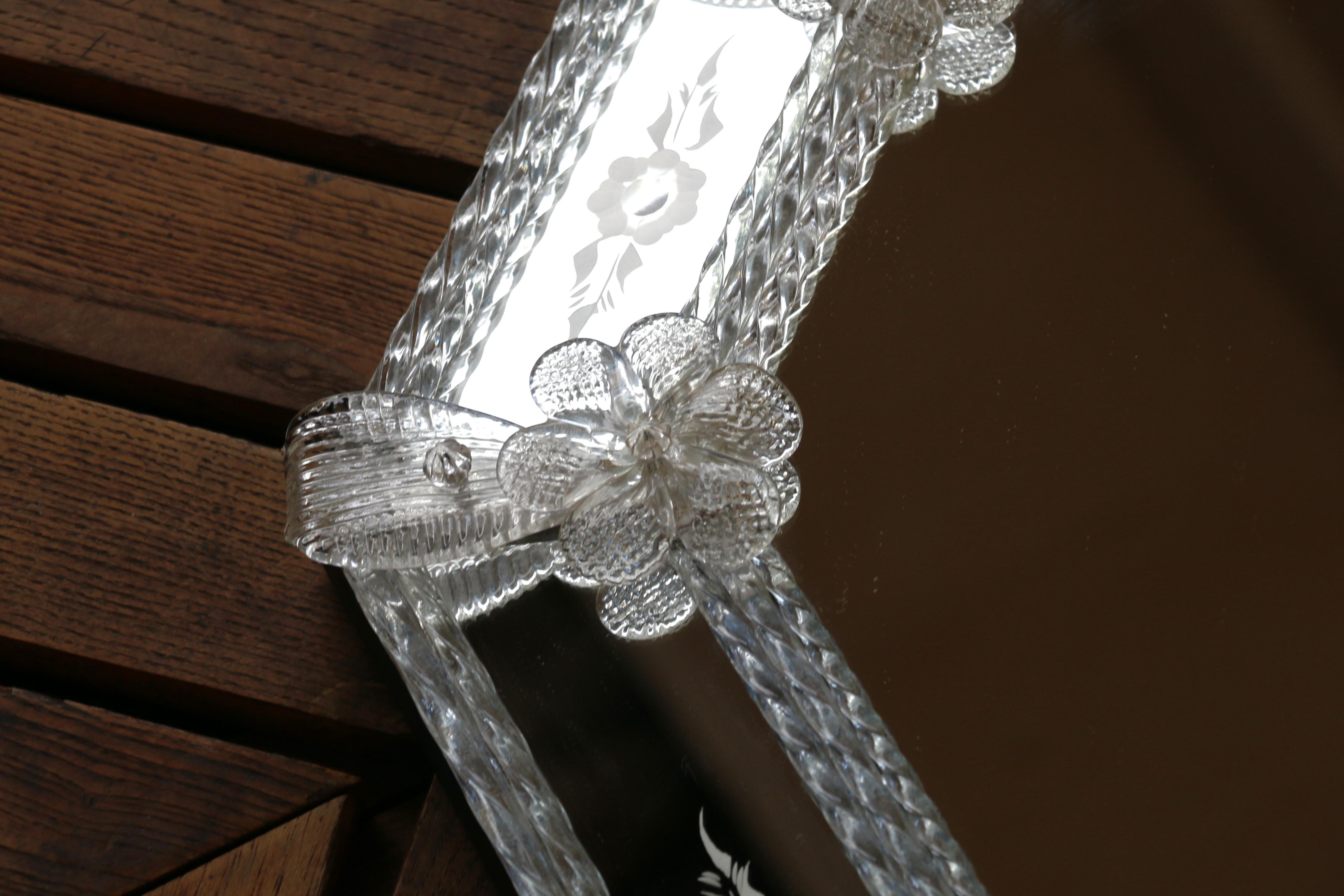 Venezianischer Murano-Glasspiegel aus der Jahrhundertmitte mit geätzten Blumendetails, Italien, 1980 im Angebot 7