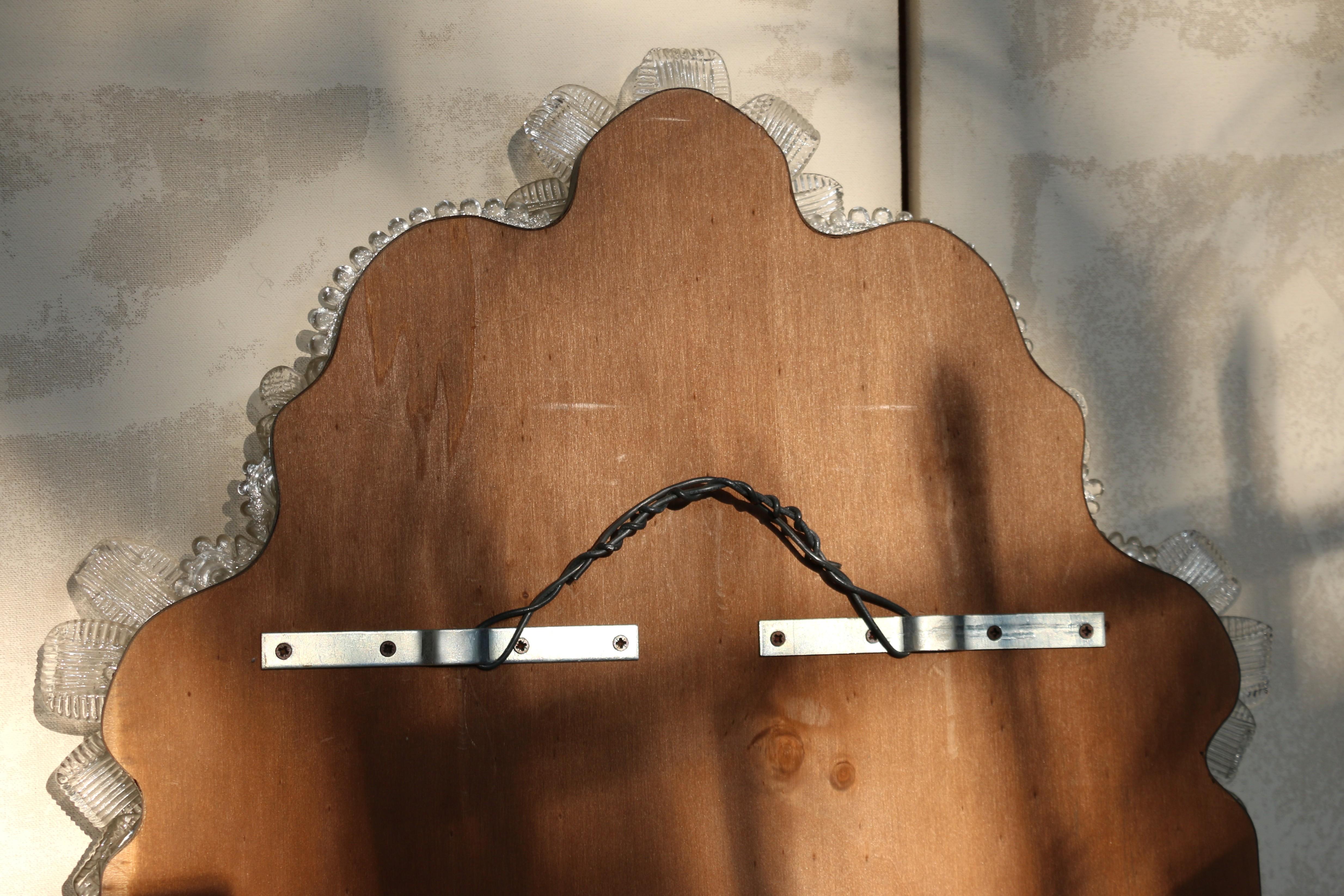 Venezianischer Murano-Glasspiegel aus der Jahrhundertmitte mit geätzten Blumendetails, Italien, 1980 im Angebot 11