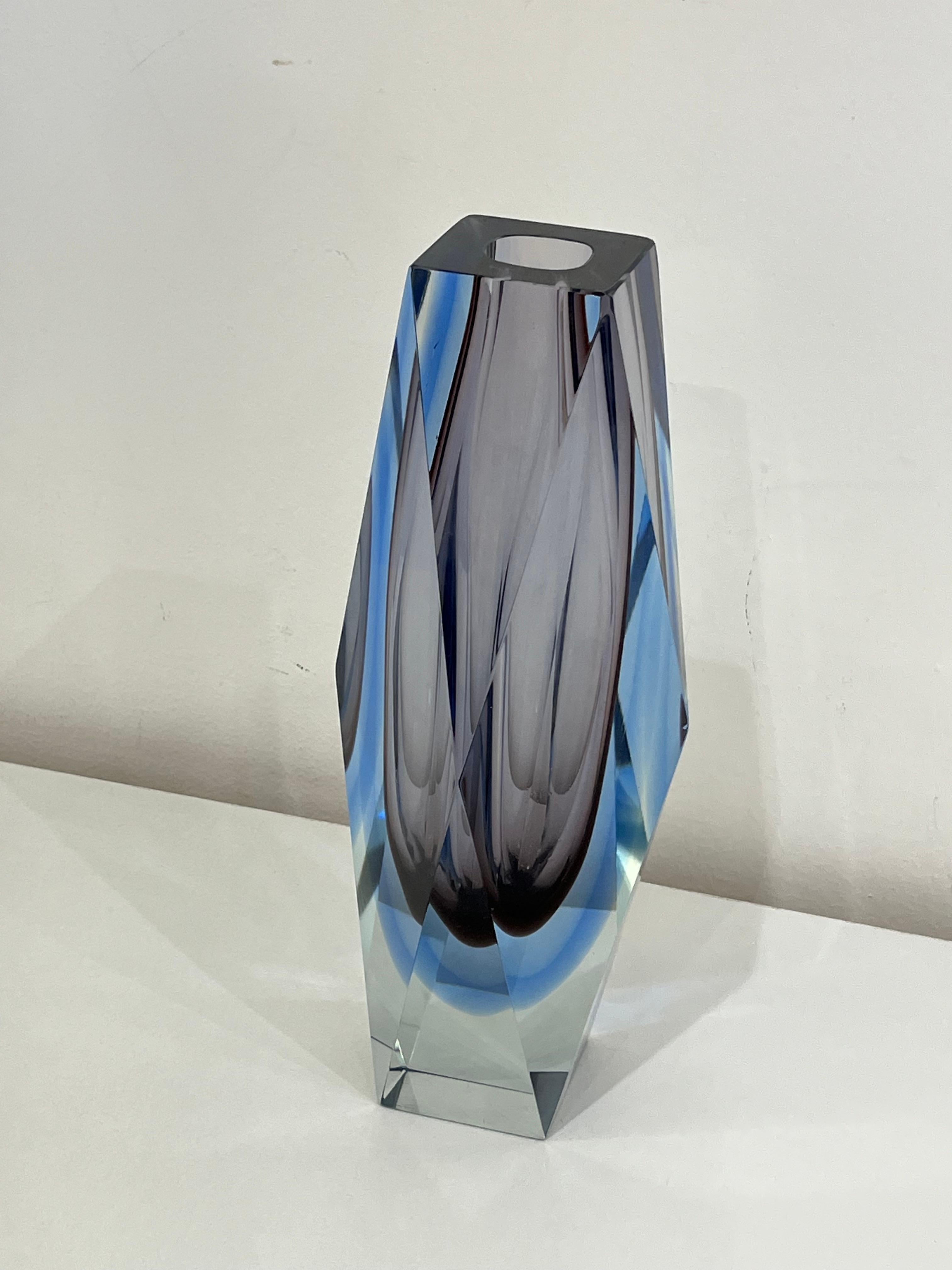 Milieu du XXe siècle Vase en verre Murano vénitien du milieu du siècle 1960 en vente