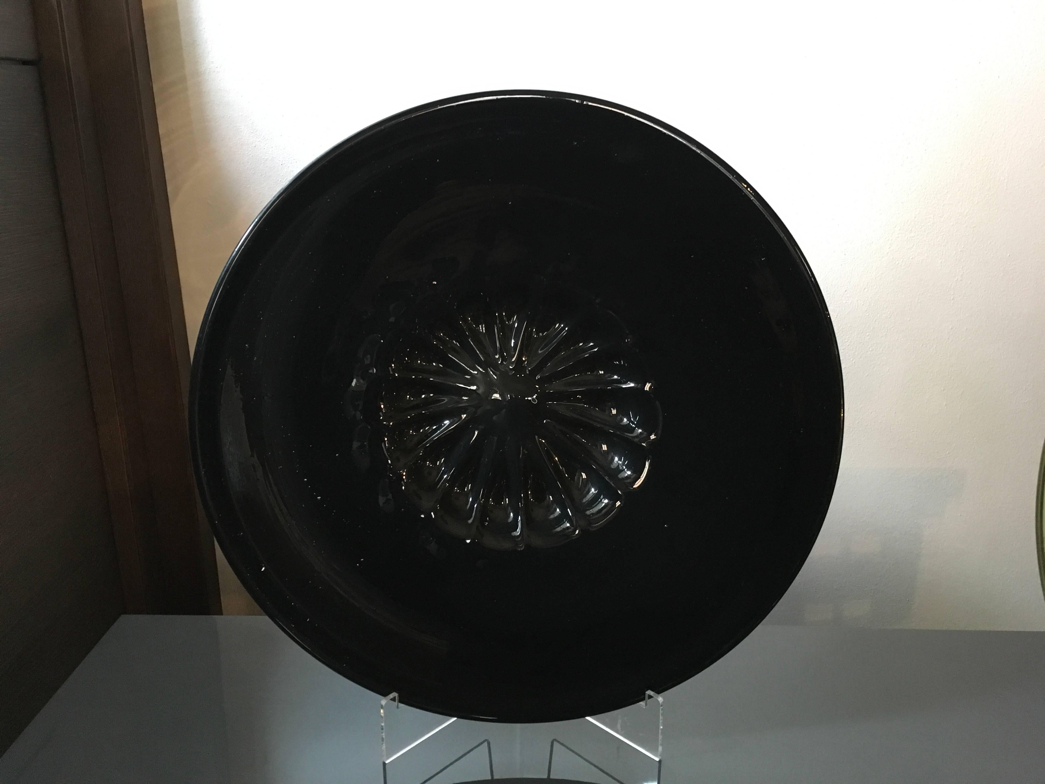 Mid-Century Modern 1960 Venezia Italy Mid-Century Murano Blown Glass Black Bowl (bol noir en verre soufflé) en vente