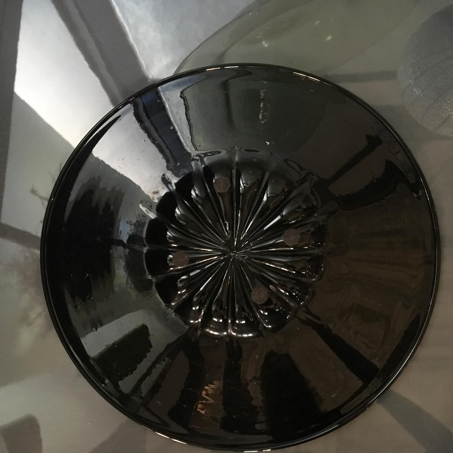 round glass bowl