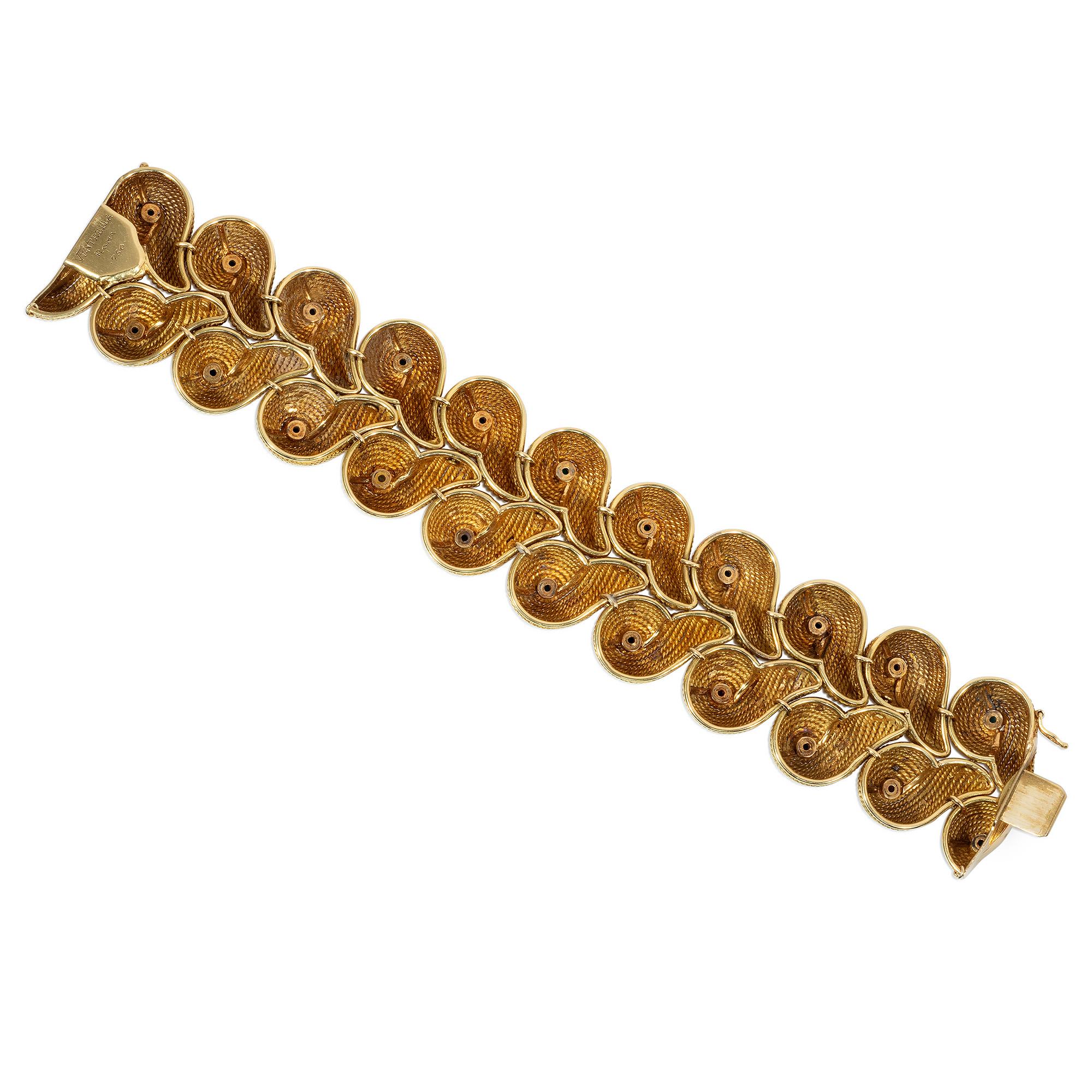 Cabochon Ventrella, Bracciale Roma in oro e turchese a volute sovrapposte di metà secolo in vendita