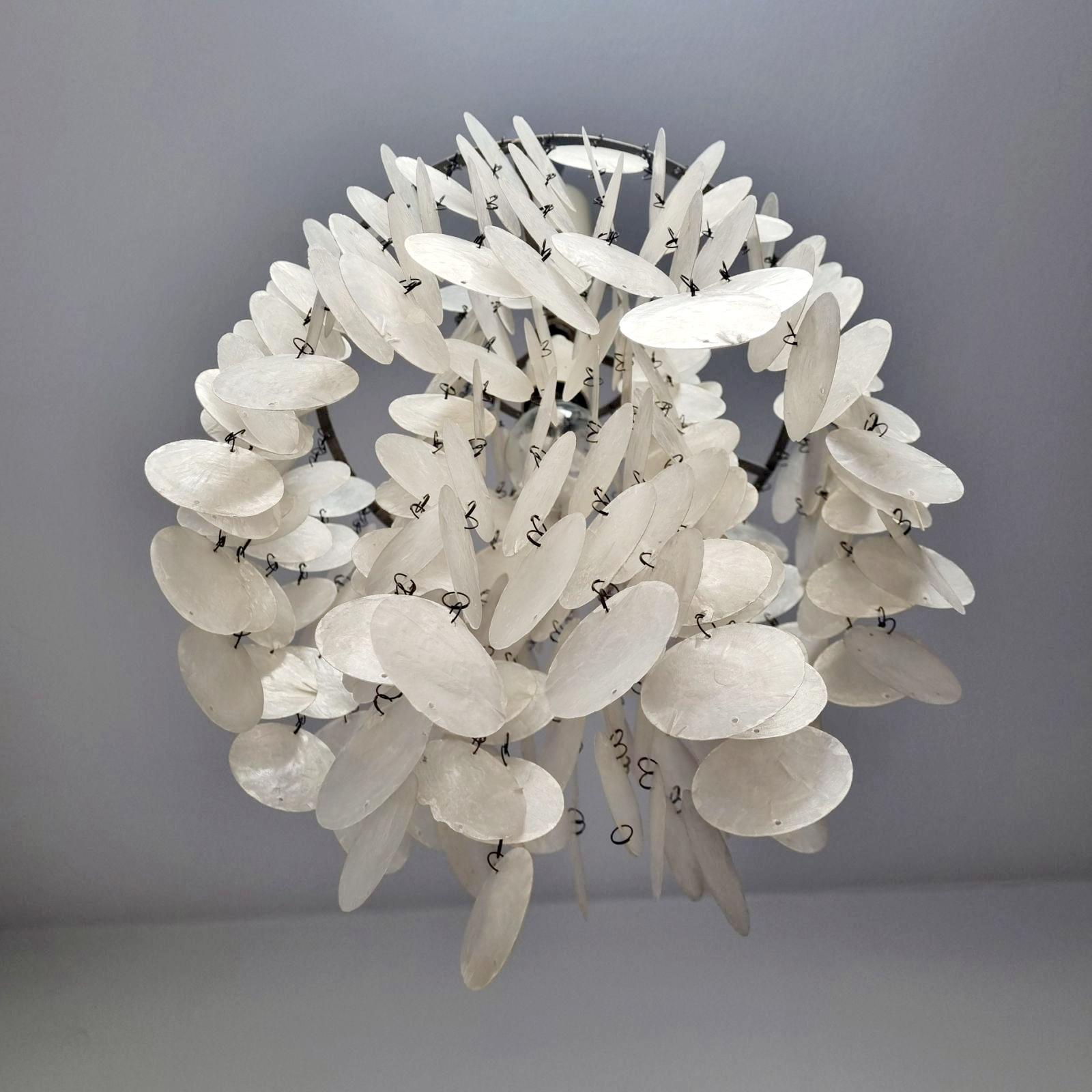 Mid-Century moderno Lampadario a conchiglia Fun 1DM di Verner Panton di metà secolo per Lüber, Svizzera, anni '60 in vendita