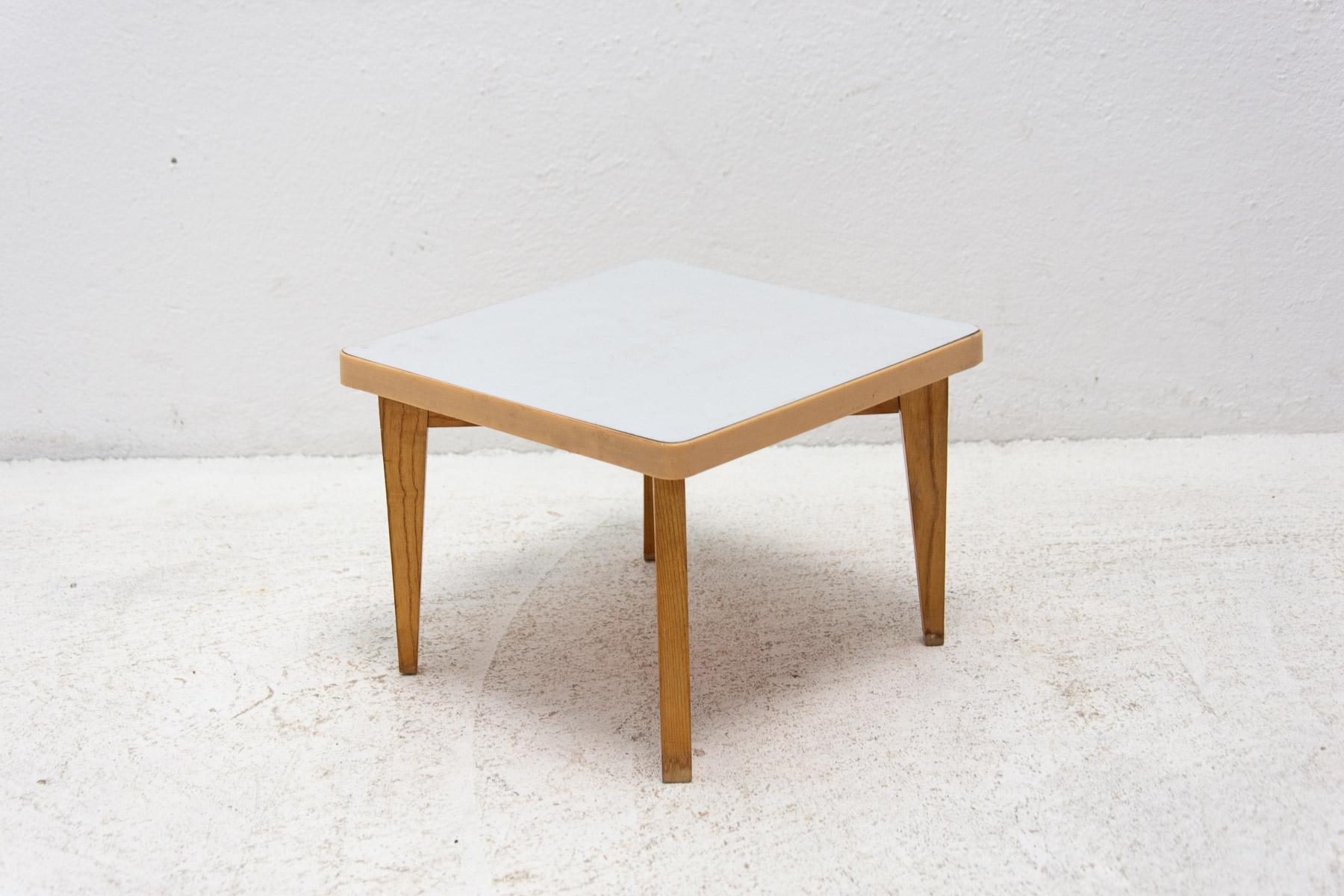 Mid Century Very Small Side Table, 1960´s, Czechoslovakia In Good Condition For Sale In Prague 8, CZ