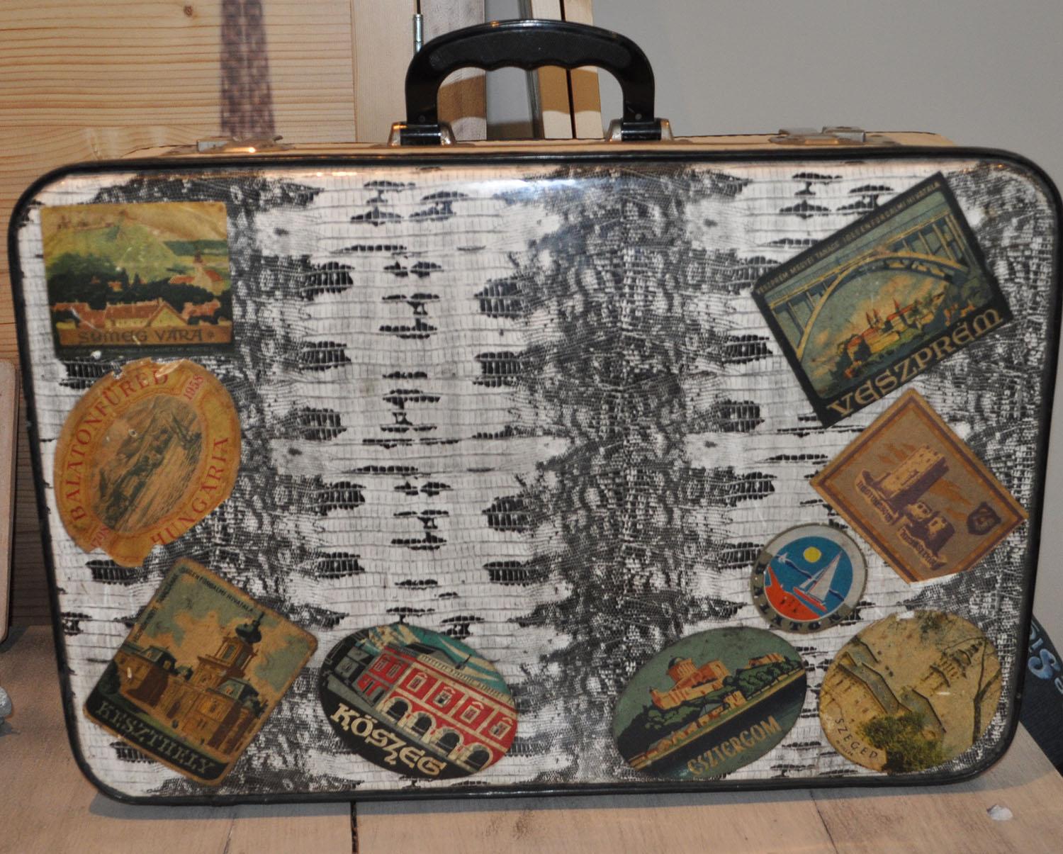Very unique vintage suitcase.
Displays great, even more impressive in person!
Just imagine all the places this suitcase has been, we found it in a small little town in Hungary.