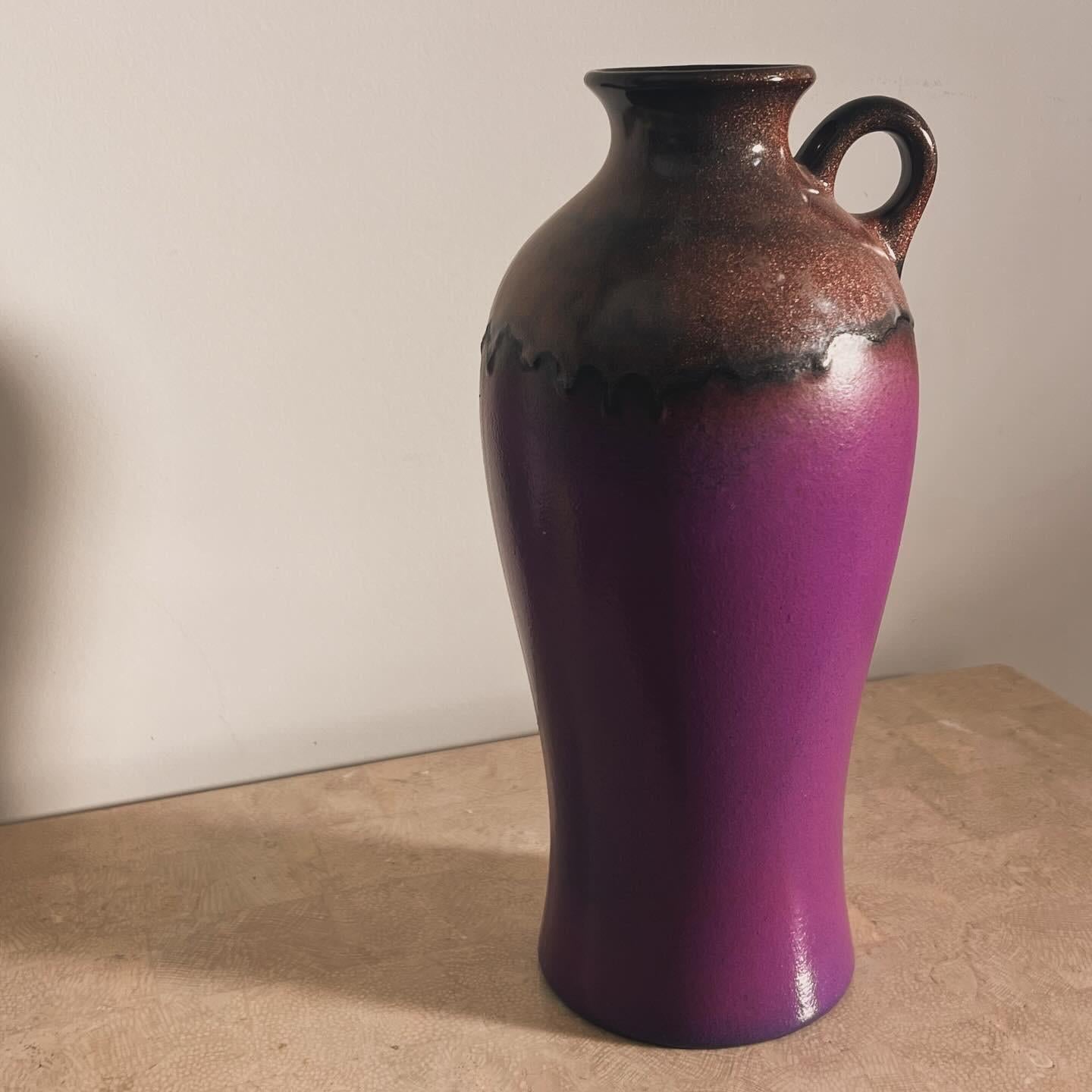 Mid-Century Modern Vase du milieu du siècle par Fohr Keramik, en violet profond, milieu du 20e siècle en vente