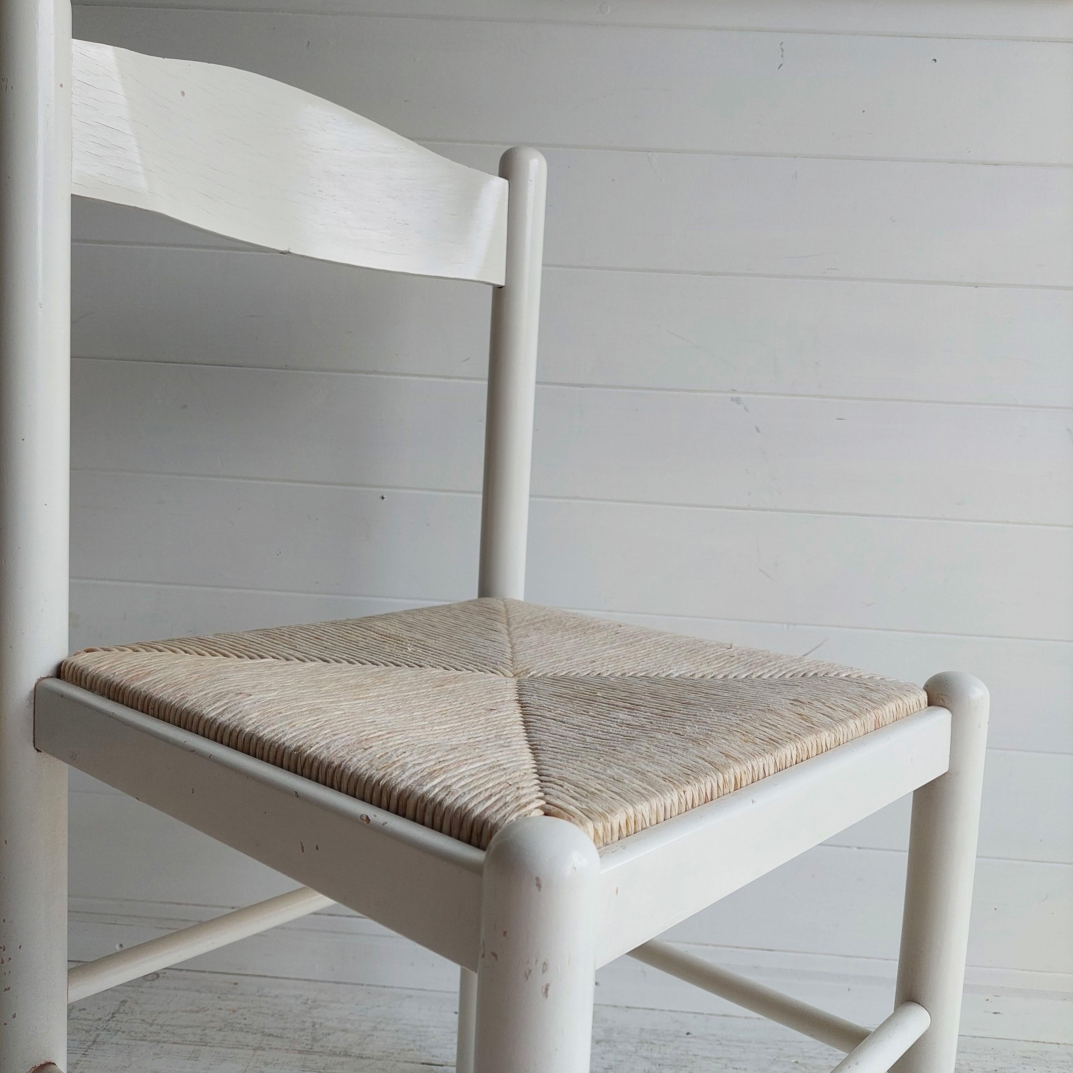 Italian Mid Century Vico Magistretti Style  white lacquered and rush seat Dining Chair I For Sale
