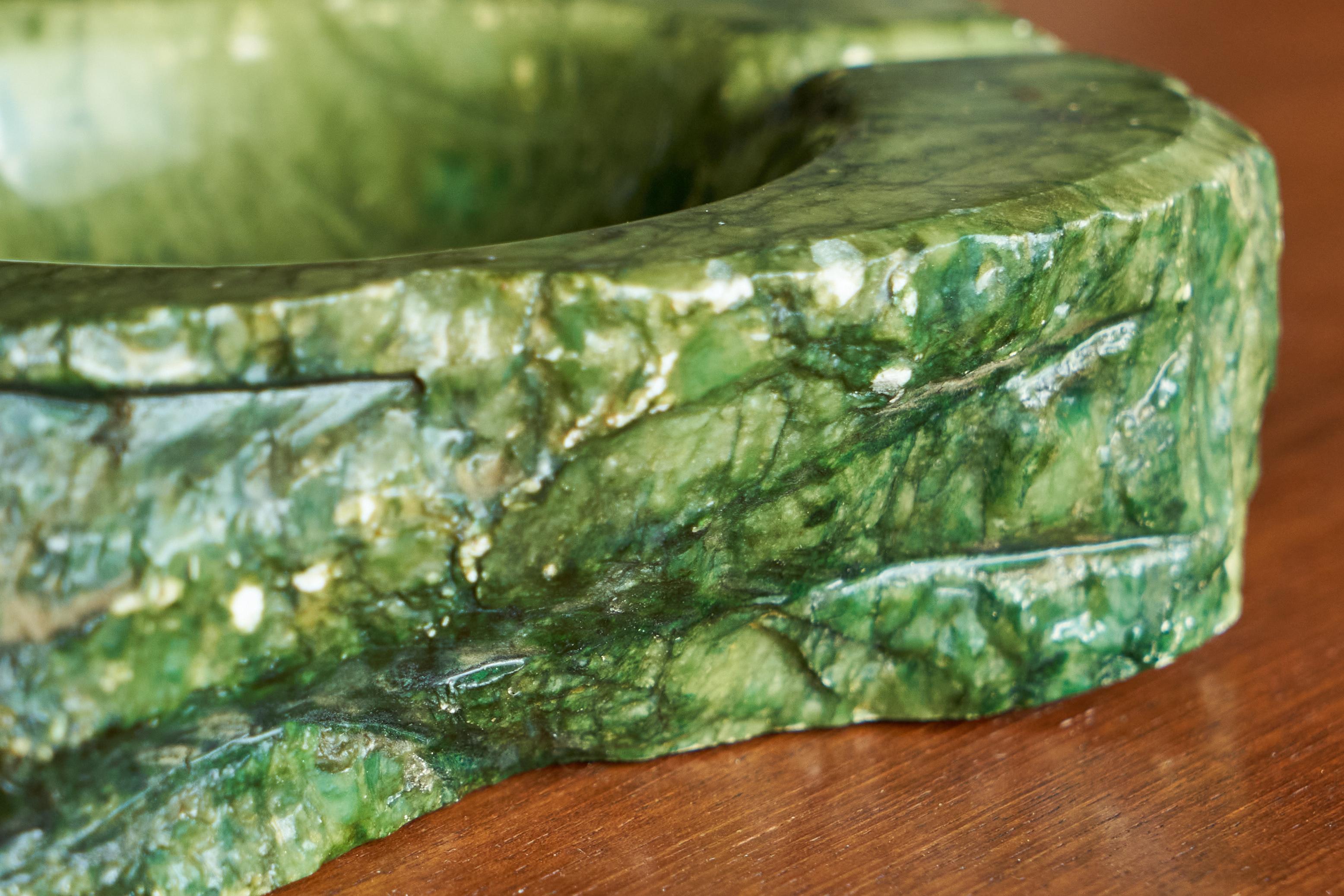 Mid Century Vide Poche in Hand Carved Green Alabaster Italy 1960s In Good Condition For Sale In Meer, VAN