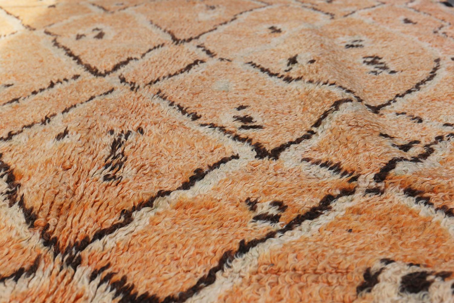 20th Century Mid Century Vinitage Berber Moroccan Rug. Size: 4 ft 7 in x 11 ft 2 in