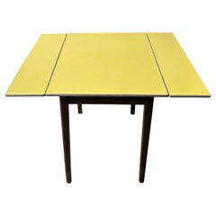 Mid-Century vintage 1960s dining / kitchen / Formica drop leaf table