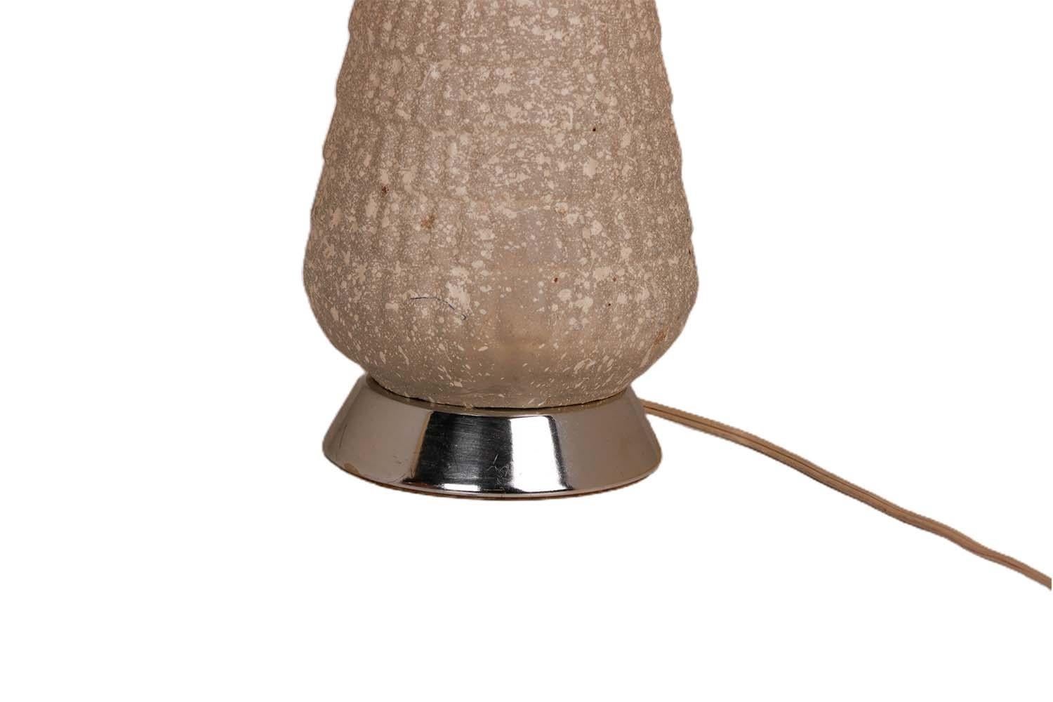 Unknown Mid Century Vintage 1960s Walnut Chalkware Table Lamp For Sale