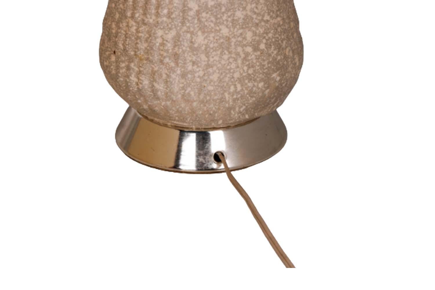Mid Century Vintage 1960s Walnut Chalkware Table Lamp For Sale 1