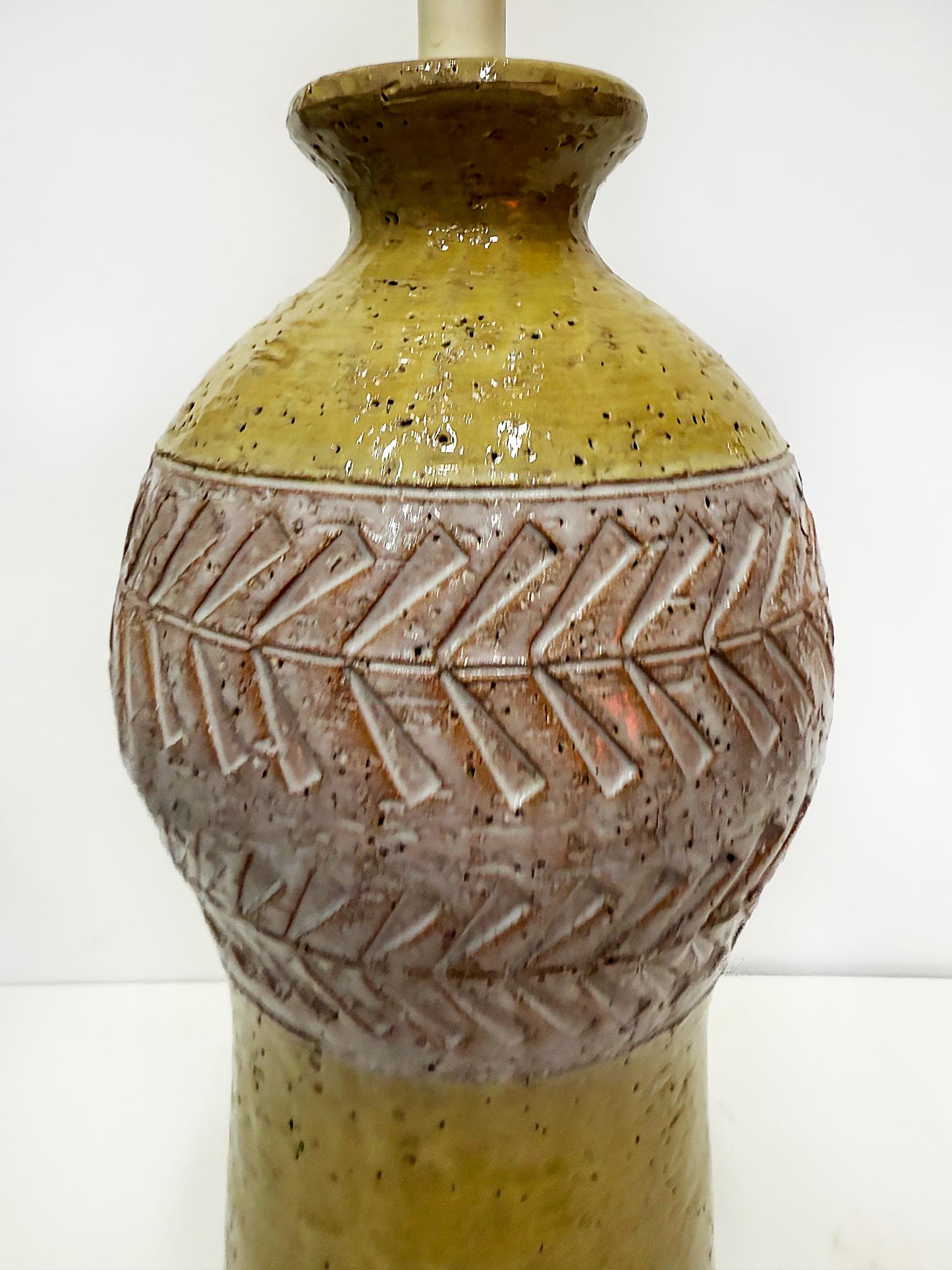 Glazed Mid-century Vintage Aldo Londi Pottery Table Lamp for Raymor Modern Lighting For Sale