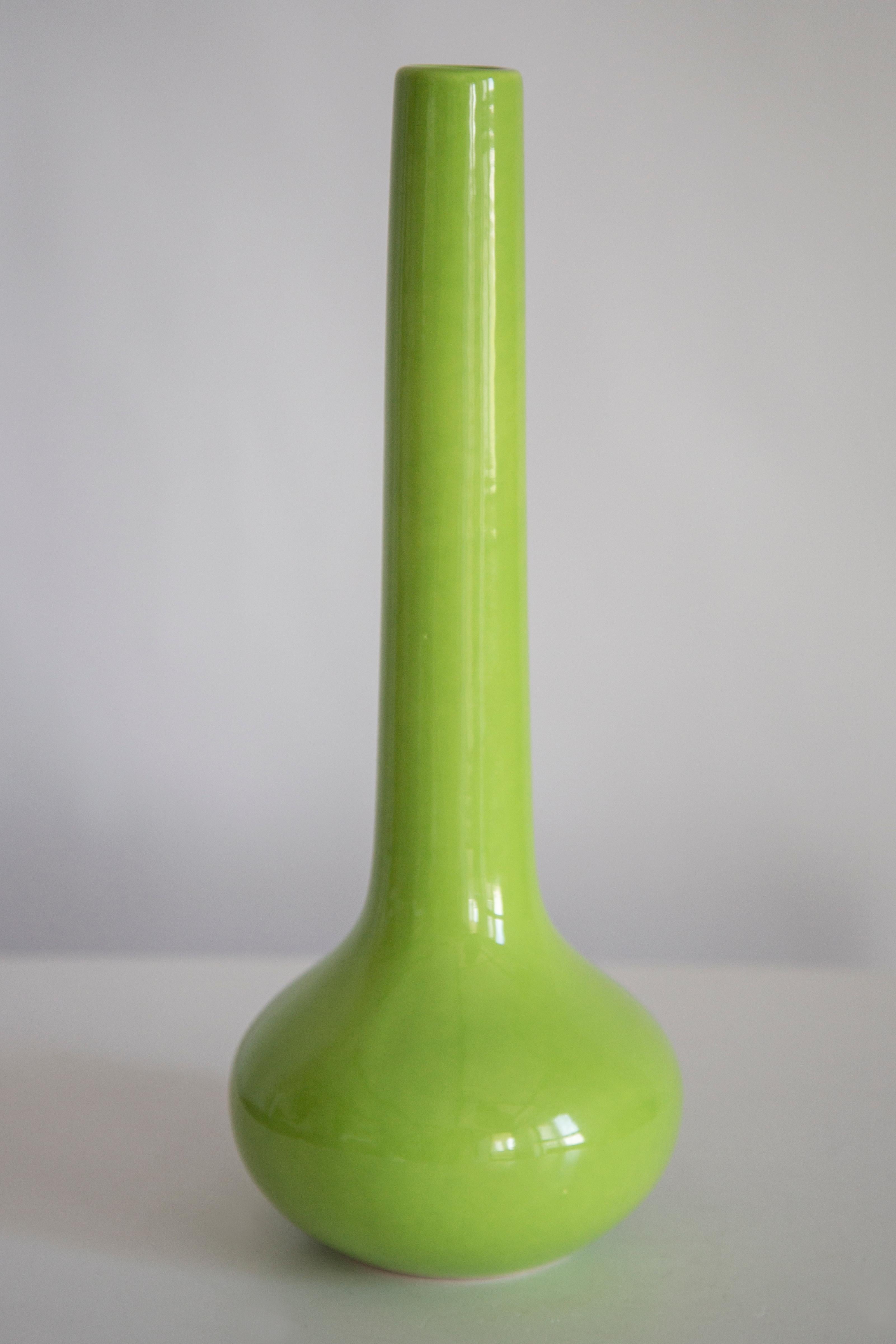 Artistic Glass Vase
Author: Decorative Glassworks Watra

Year of creation: 2nd half 20th century

Information: ceramic, hand-formed
height: 32cm, round: 10cm, very good condition.

Only one unique piece. 