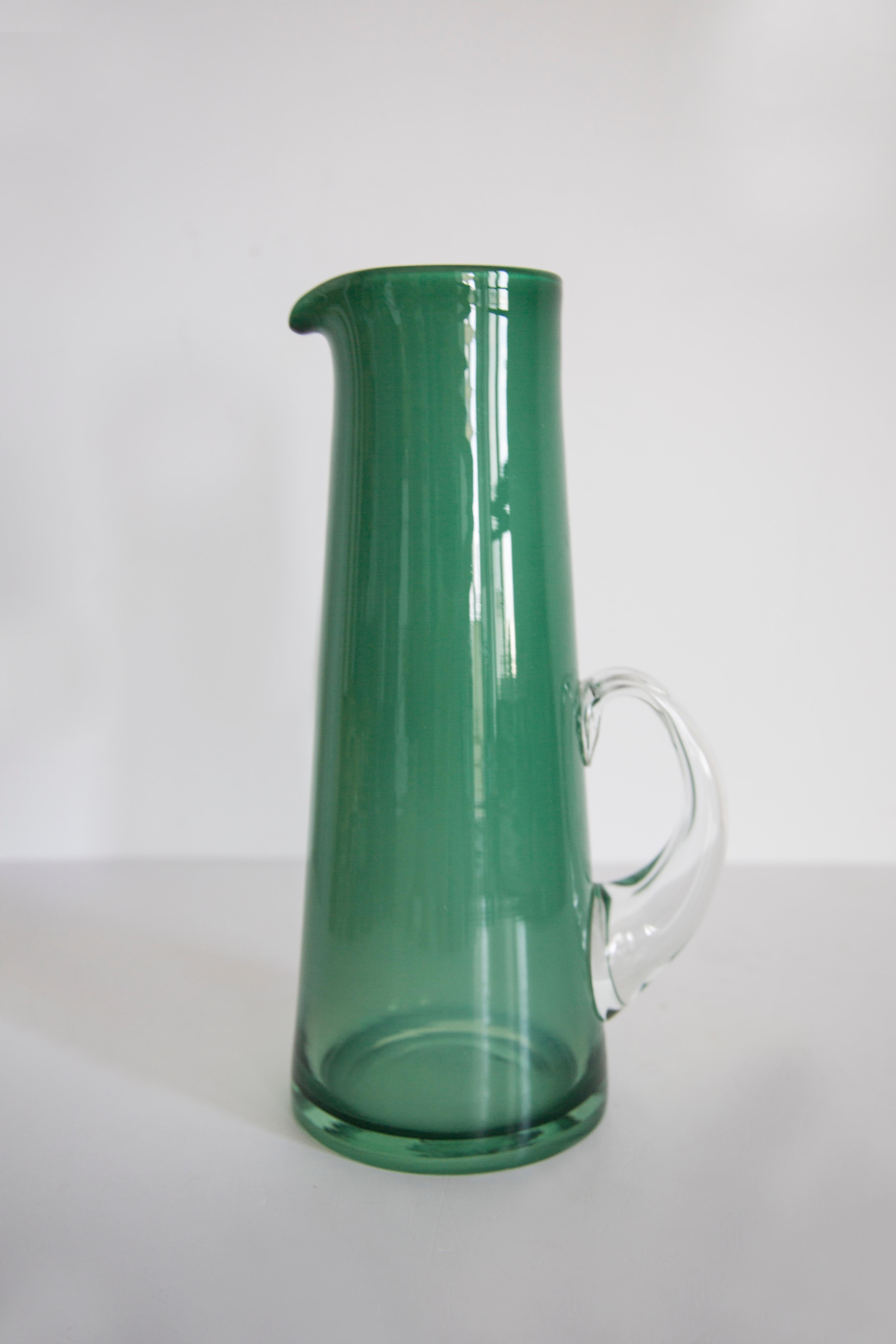 Intagliato a mano Vaso Greene & Greene in vetro artistico di metà secolo, vaso, Tarnowiec, Europa, anni '70 in vendita