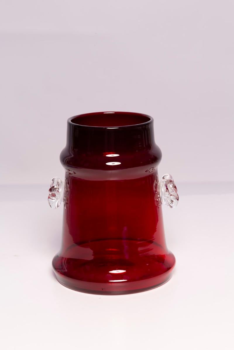 Mid Century Vintage Artistic Glass Dark Red Vase, Tarnowiec, Europe, 1970s In Good Condition For Sale In 05-080 Hornowek, PL