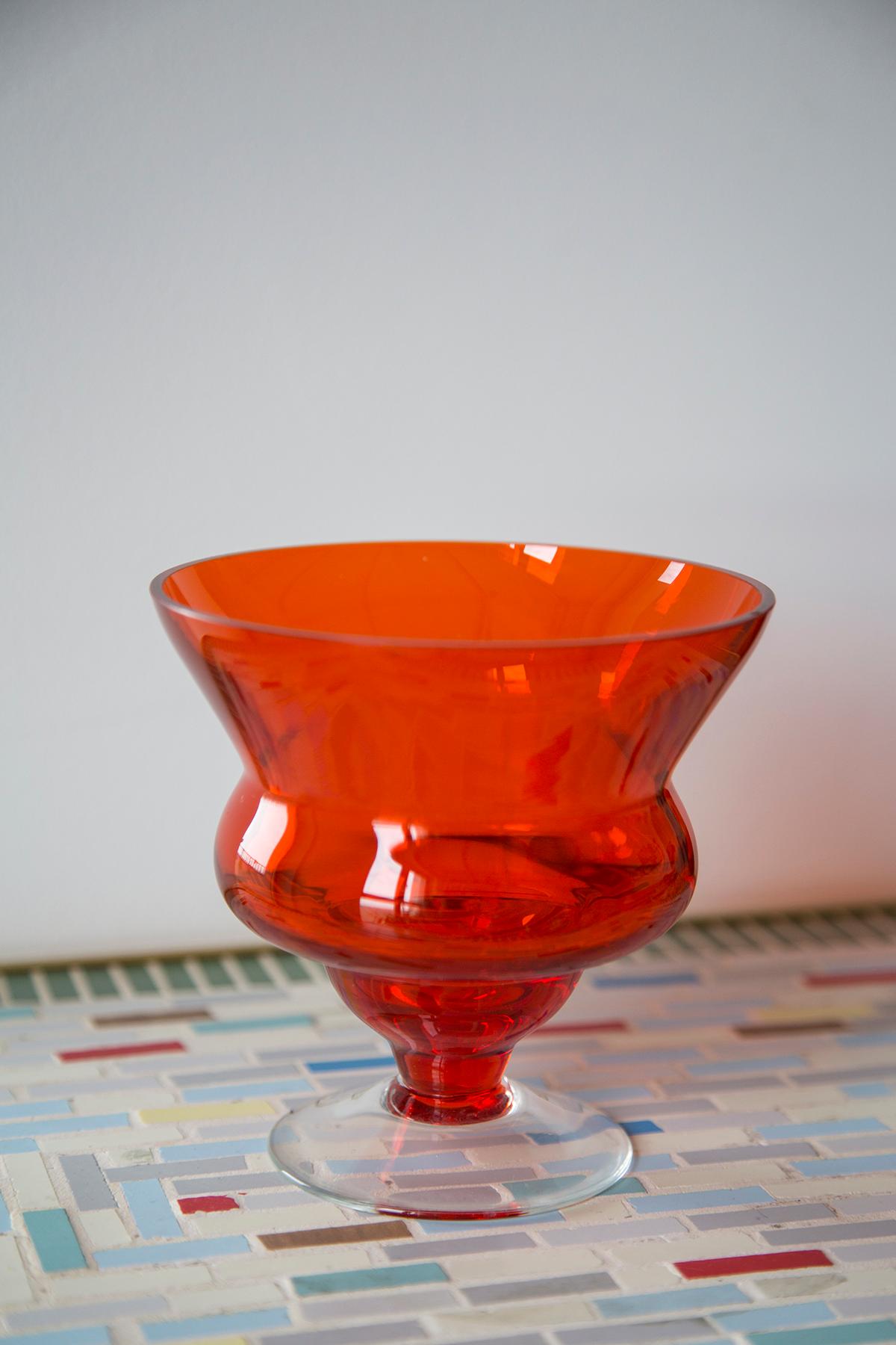 Vase made in the Tarnowiec Glassworks located in Poland, 
designed by J. Słuczan-Orkusz. 
Soda glass, mass-colored, hand-formed. 
Vintage product from 1970s

Dimensions: height 12 cm round 12cm

Good condition, minor scratches on the bottom caused