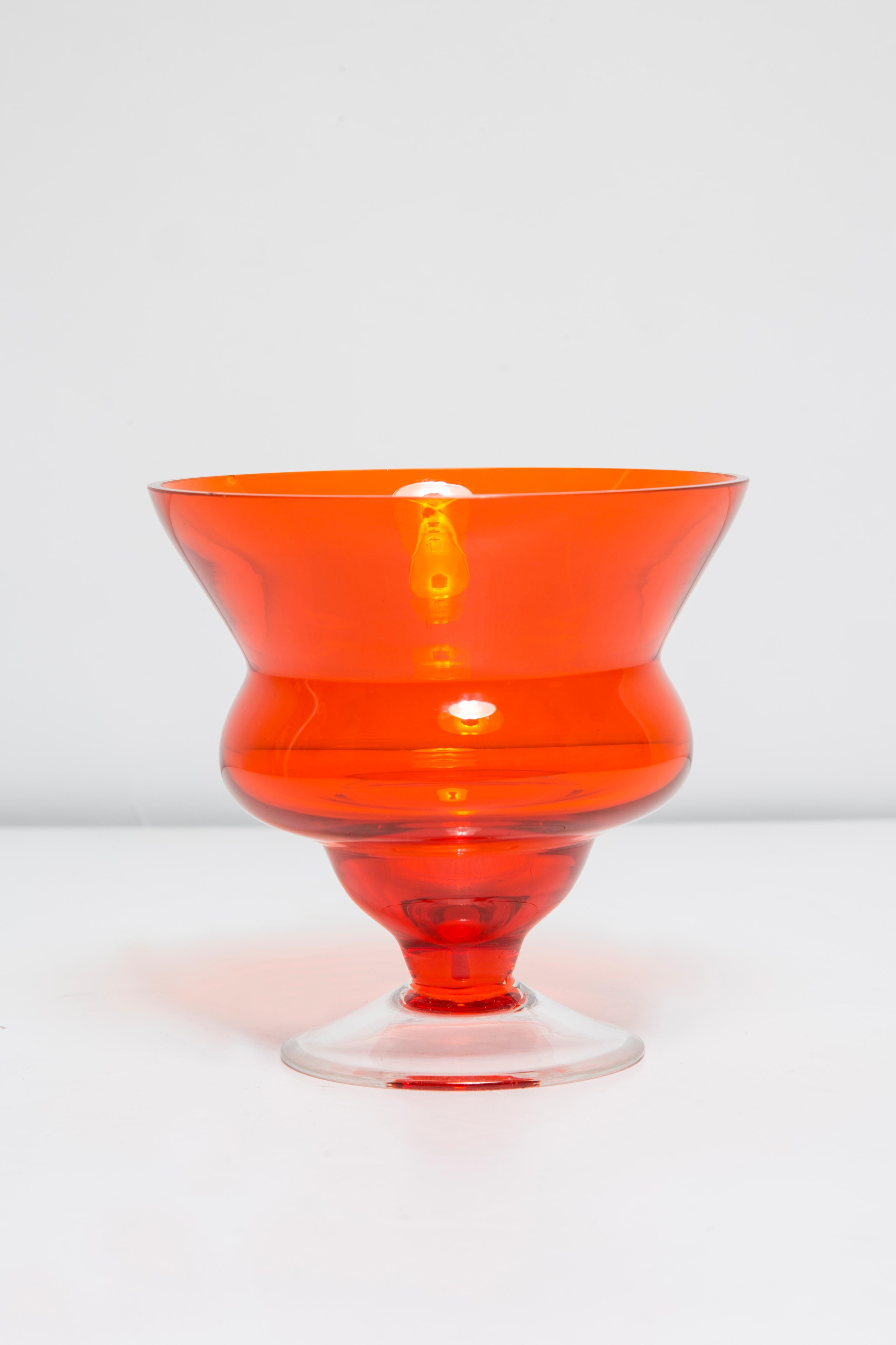 Mid Century Vintage Artistic Glass Orange Vase, Tarnowiec, Europe, 1970s In Good Condition For Sale In 05-080 Hornowek, PL