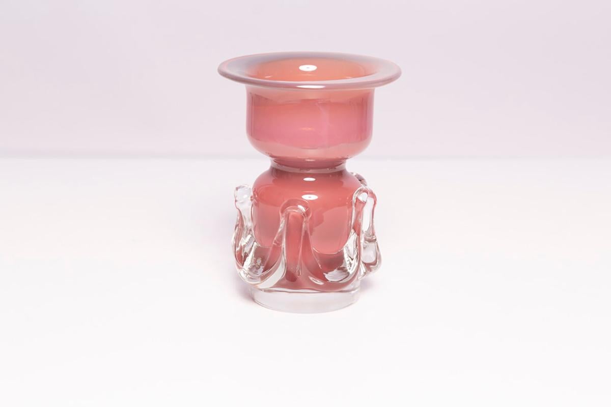 Mid Century Vintage Artistic Glass Pink Purple Vase, Tarnowiec, Europe, 1970s In Good Condition For Sale In 05-080 Hornowek, PL